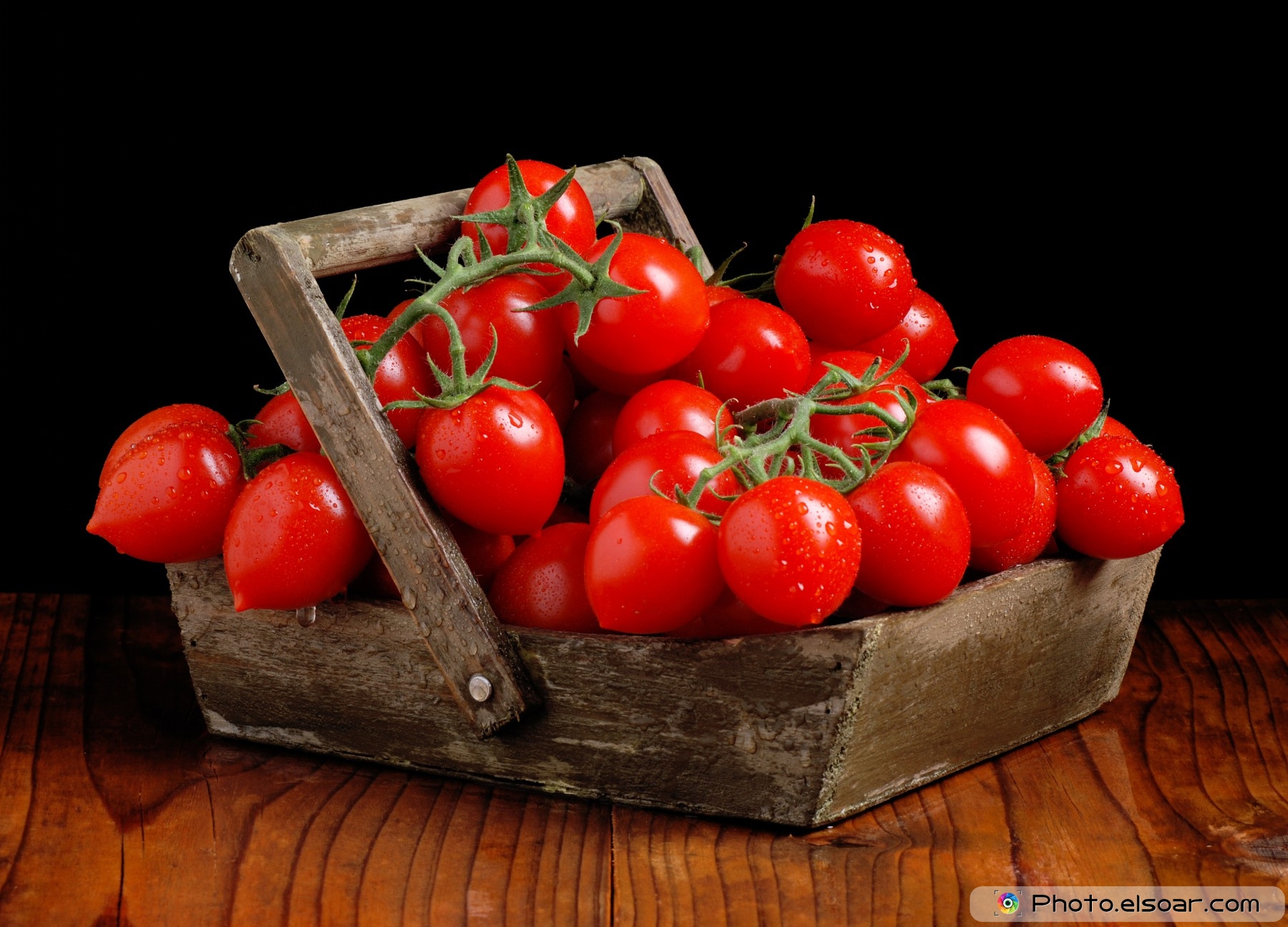Cherry Tomatoes In Wooden Box - Cherry Tomato - HD Wallpaper 
