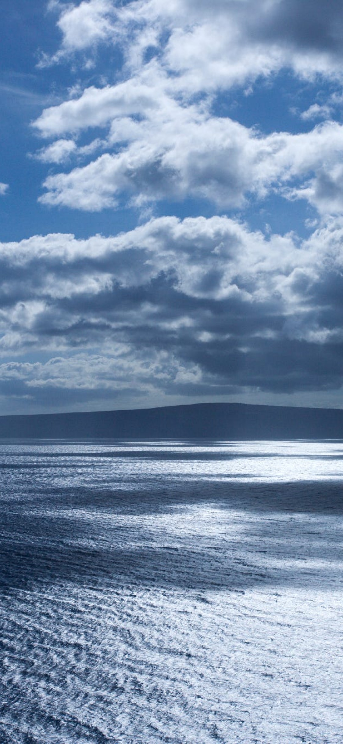 Iphone X Hawaii Wallpaper - Shadow Of Clouds On Water - HD Wallpaper 