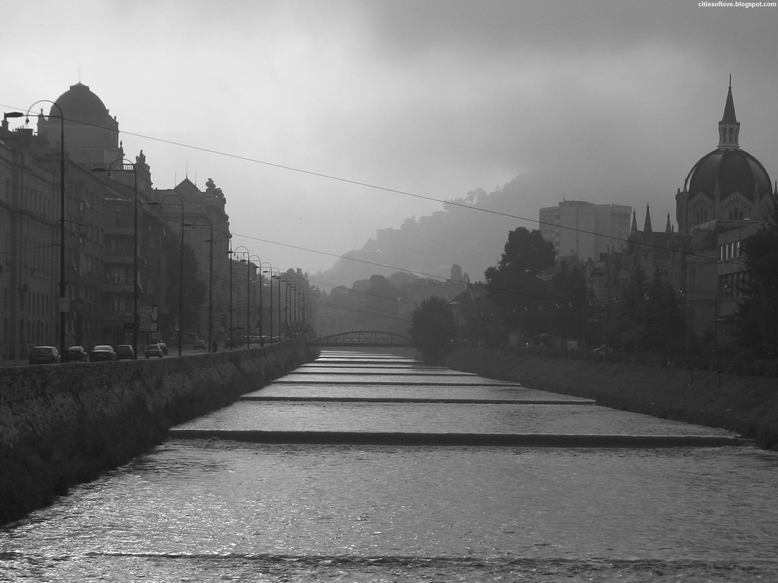Sarajevo Great Sunrise Over Mysterious City Bosnia - Monochrome - HD Wallpaper 
