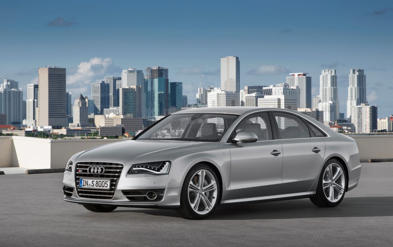2012 Audi S8 Side Wallpapers - Audi S8 2012 - HD Wallpaper 