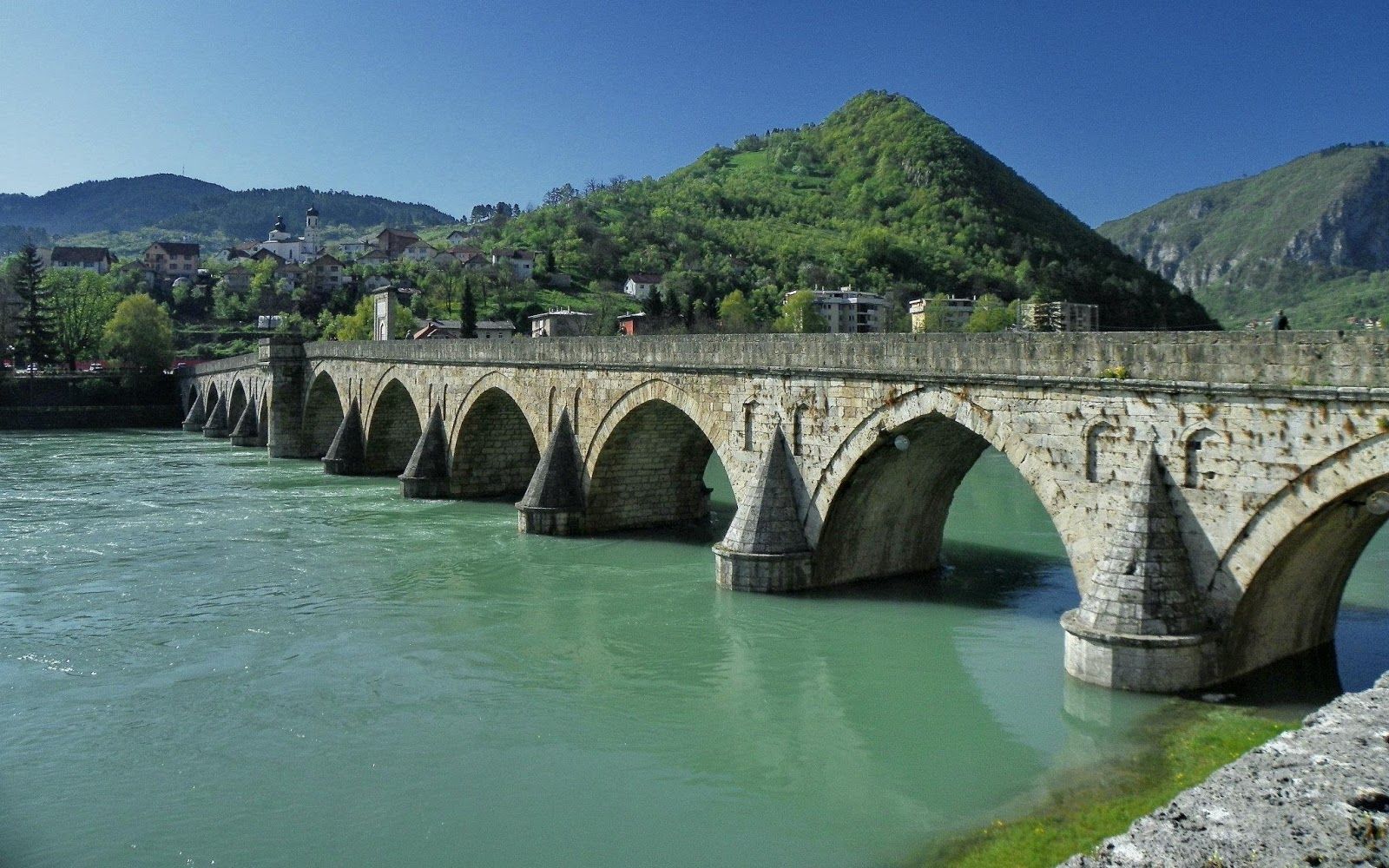 Mehmed Paša Sokolović Bridge - HD Wallpaper 