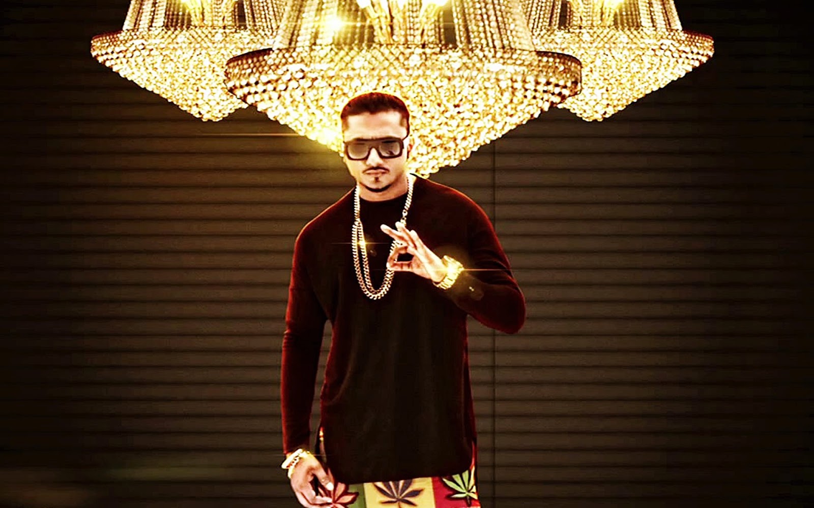 Honey Singh Hd Wallpaper With Golden Chain And Goggles - Yo Yo Honey Singh Chain - HD Wallpaper 