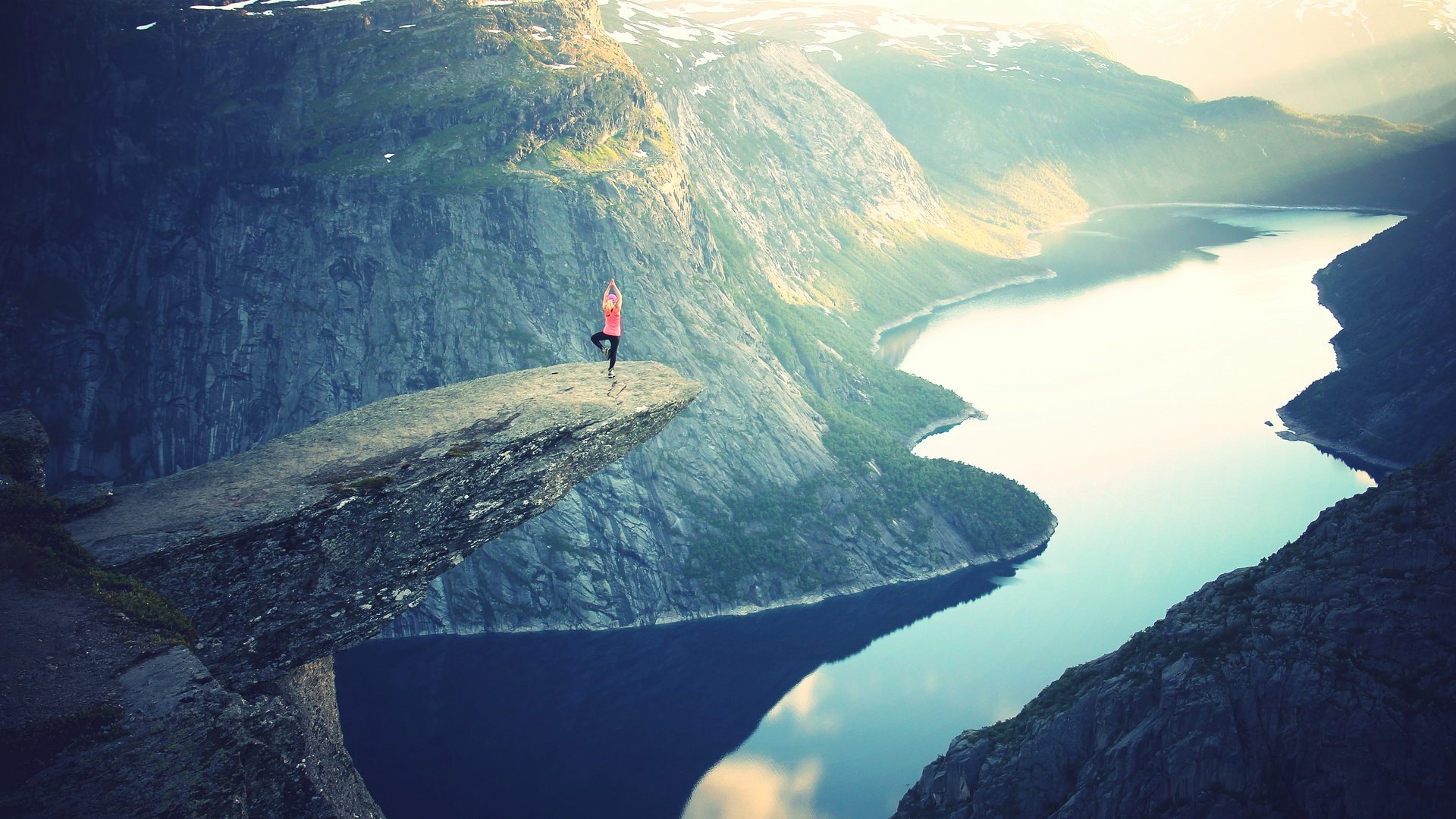 Hd Wallpaper For Mobile - Yoga Cliff - HD Wallpaper 