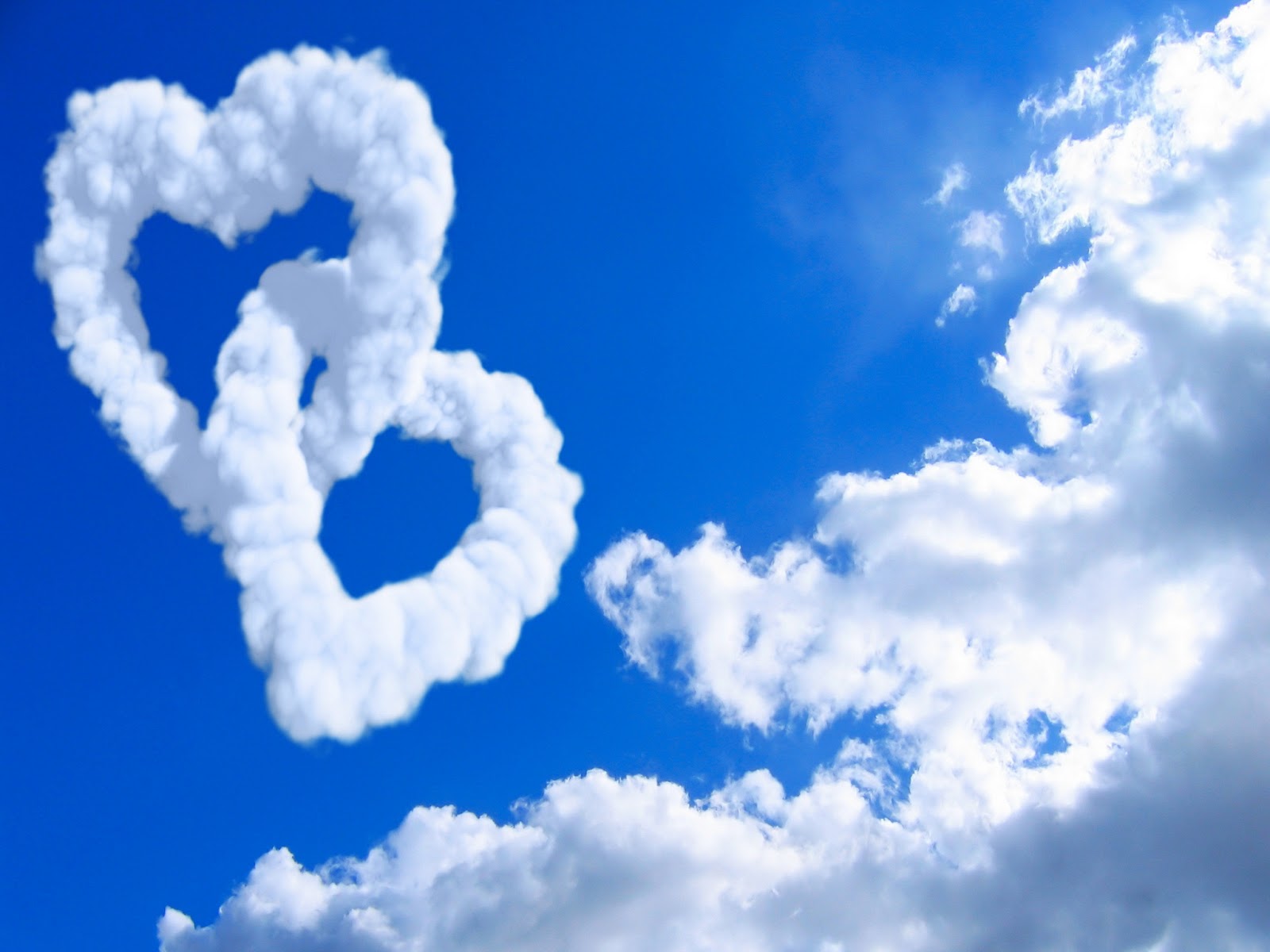 Clouds Heart - HD Wallpaper 