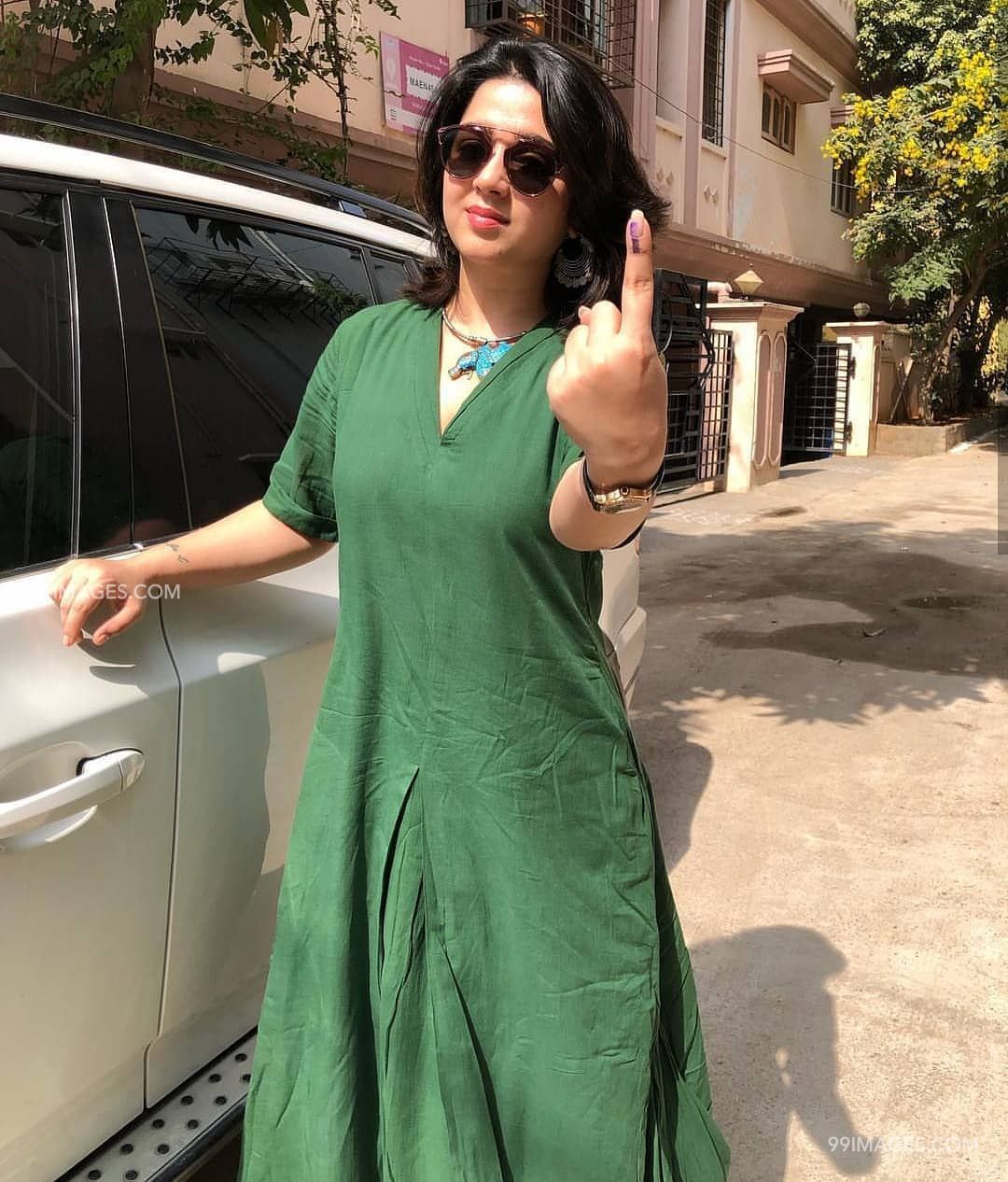 Charmy Kaur Beautiful Photos & Mobile Wallpapers Hd - Celebrities Voting In Telangana - HD Wallpaper 