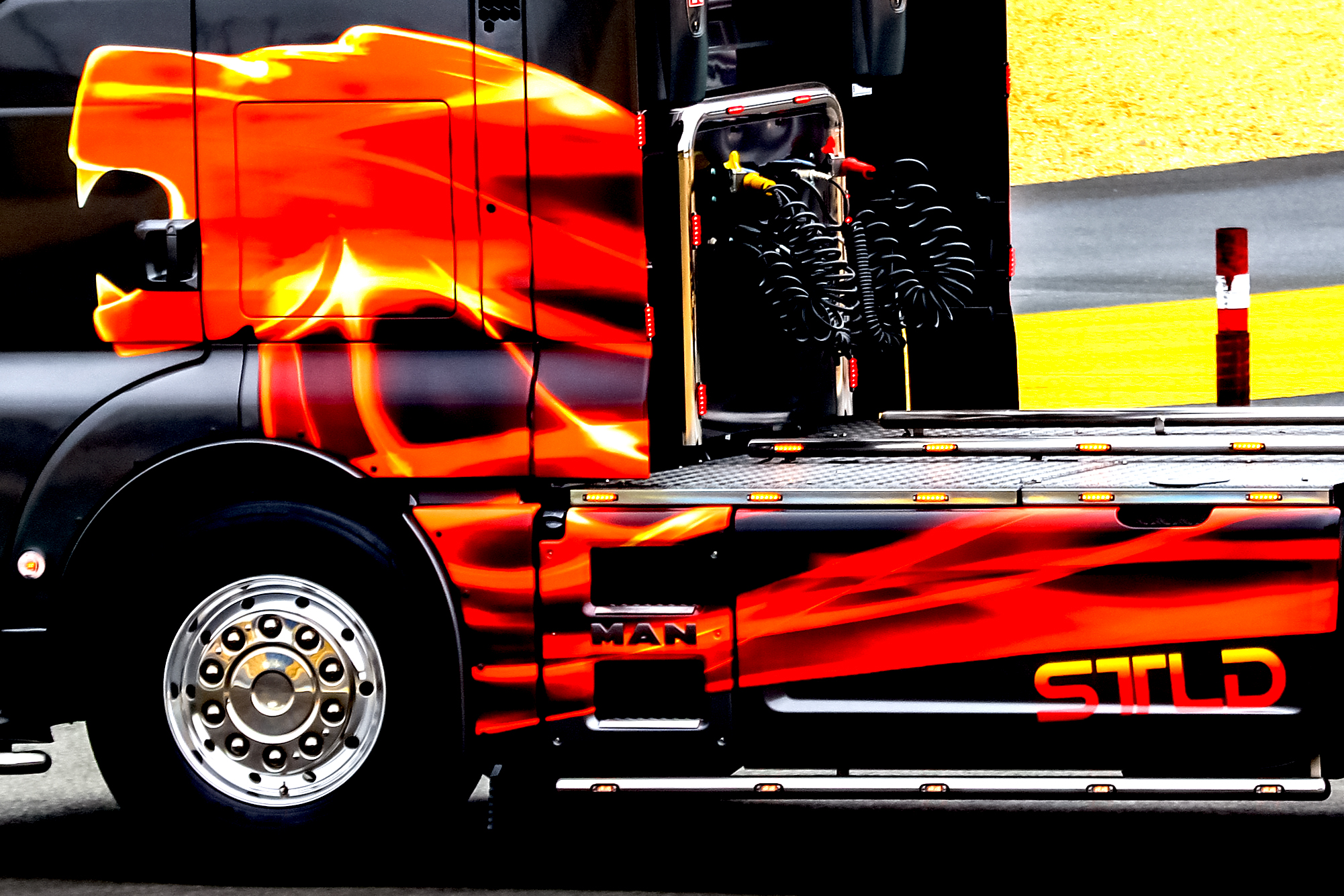 Custom Truck Wallpapers - Man Truck Wallpaper Hd - HD Wallpaper 