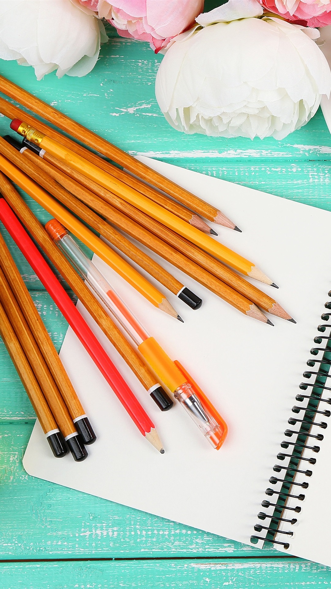 Iphone Wallpaper Pencils, Notebook, Tea, Flowers - Books And Pencil Hd - HD Wallpaper 