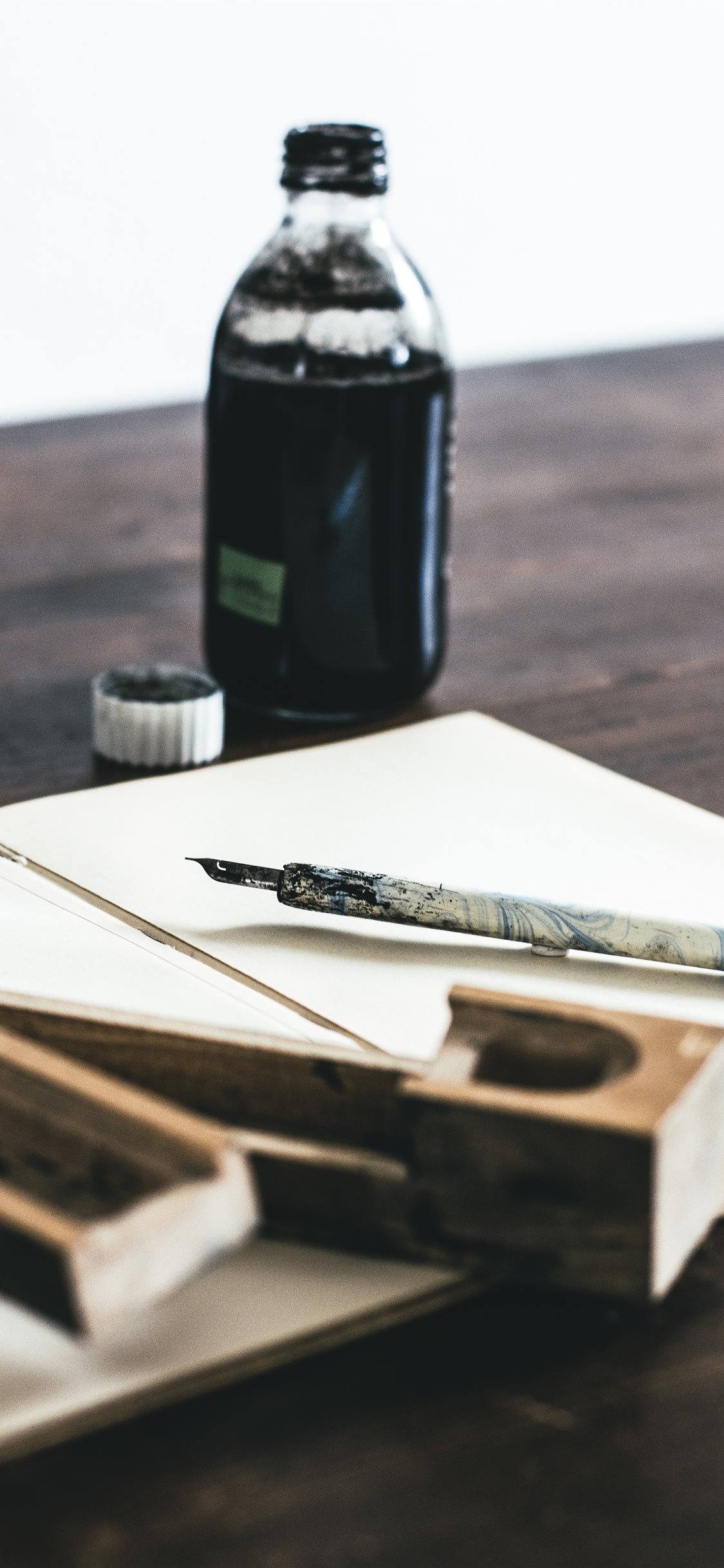 Pen And Notebook Hd Iphone - HD Wallpaper 