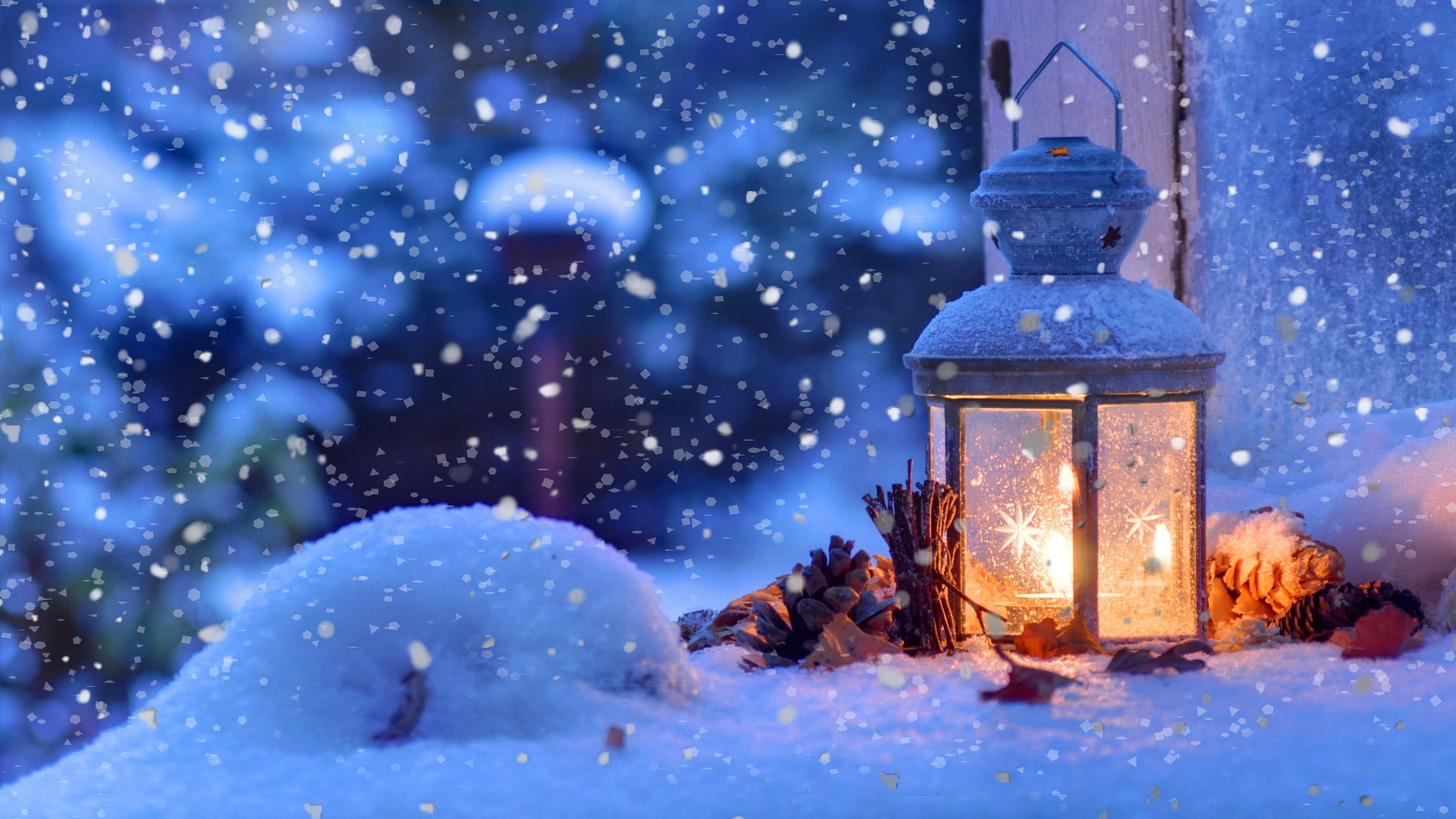 Christmas Snow Lantern 4k Ultra Hd Desktop Wallpaper - Winter Christmas Wallpaper Hd - HD Wallpaper 