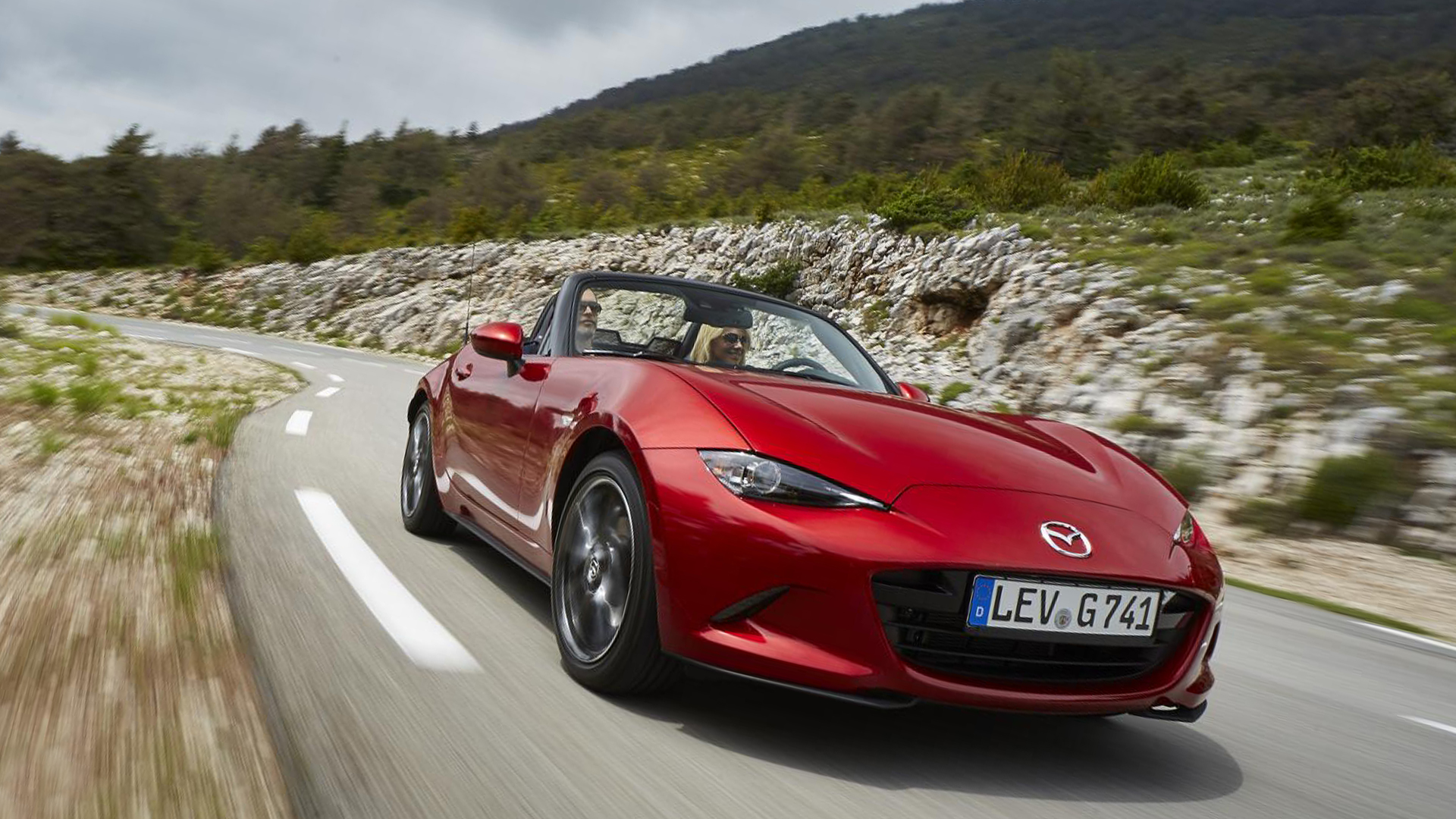 Test Drive On Road Mazda Mx-5 2019 Hd - Supercar - HD Wallpaper 