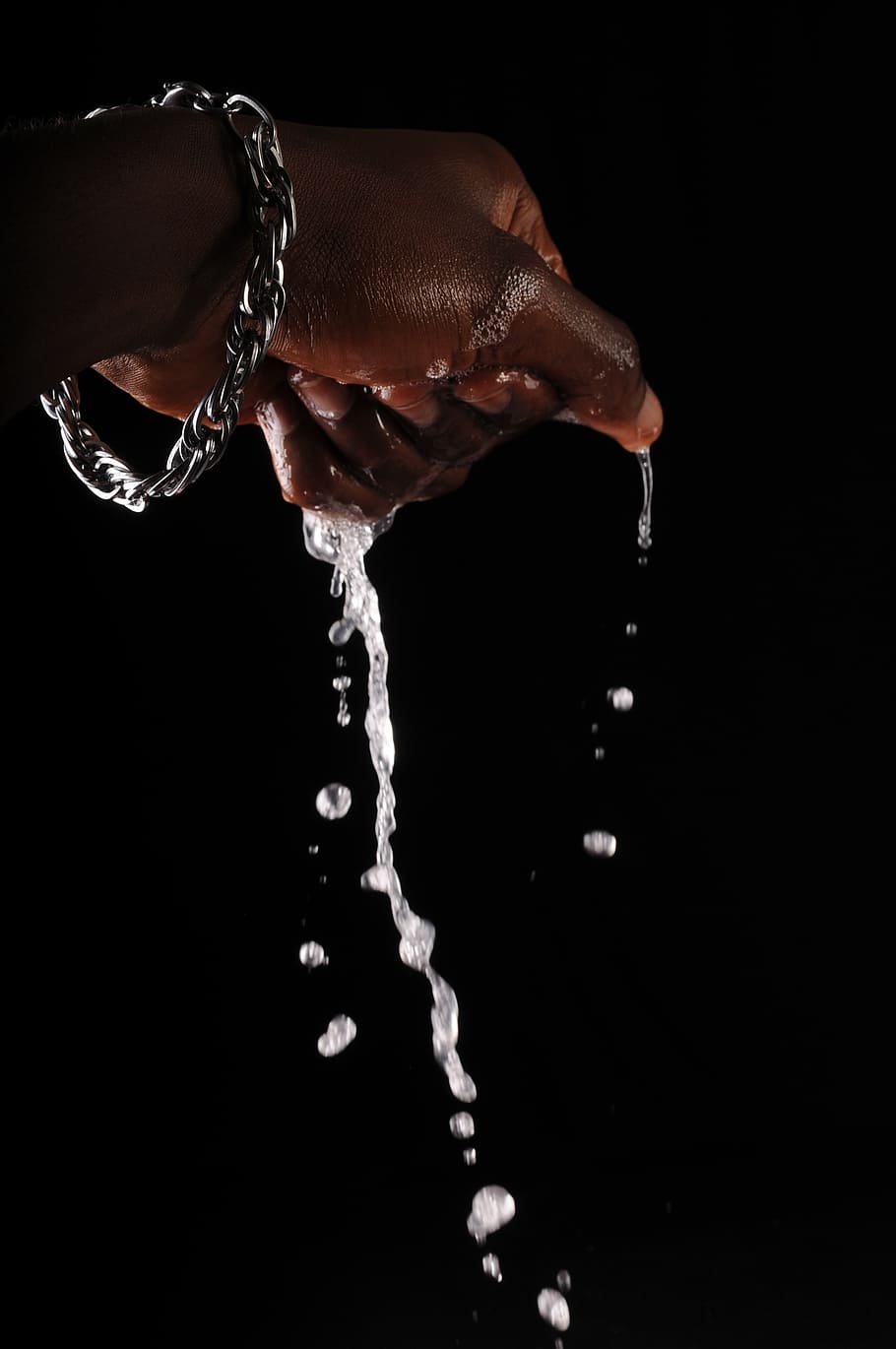 Water, Slash, Hand, Splashing, Drop, Wet, Liquid, Freshness, - Drop - HD Wallpaper 
