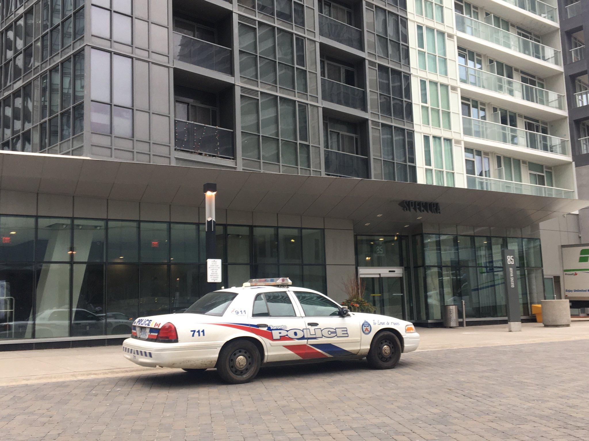 85 Queens Wharf Rd Condo, Scene Of Mass Shooting Days - Ford Crown Victoria Police Interceptor - HD Wallpaper 