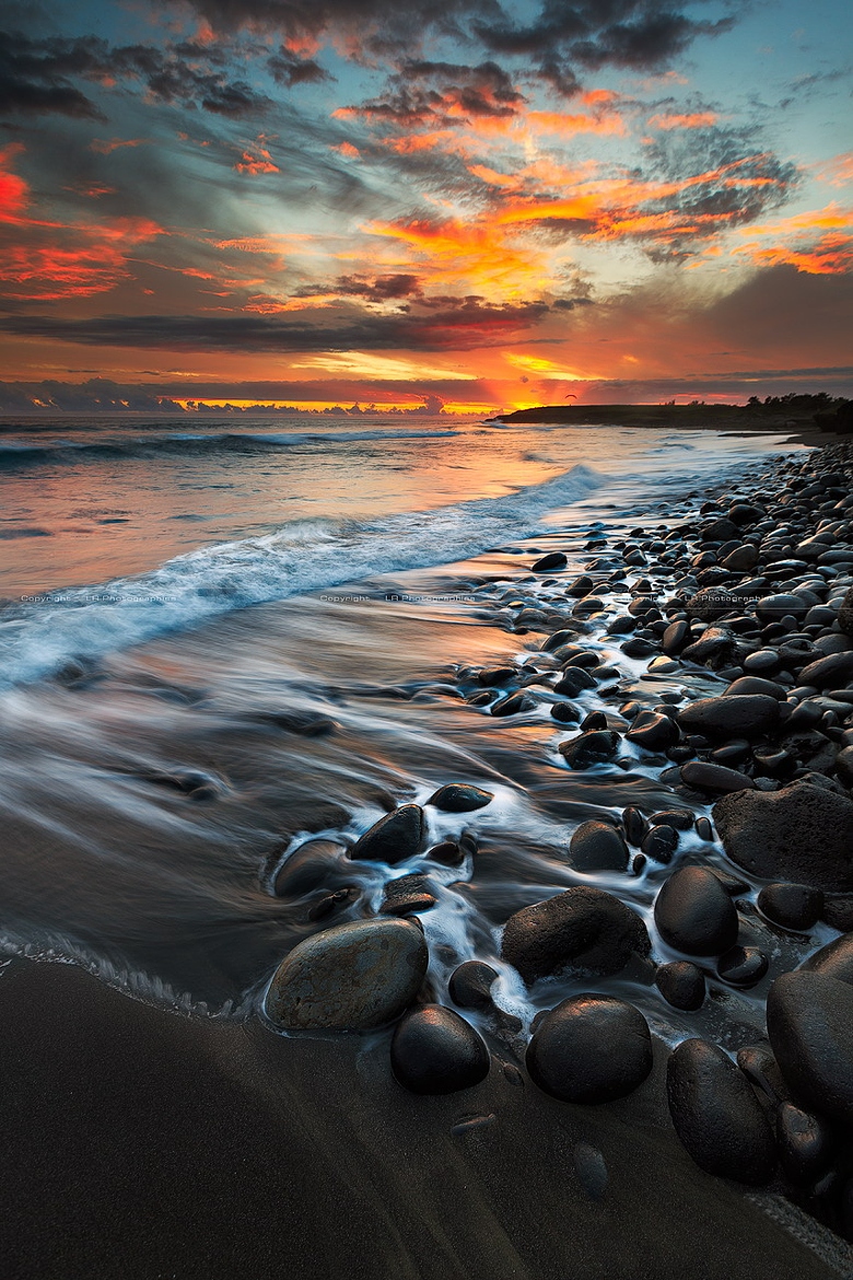 Stones Beach Sea Ocean Water Sky Sunset Landscape Travel - Sunset Water Ocean Stones - HD Wallpaper 