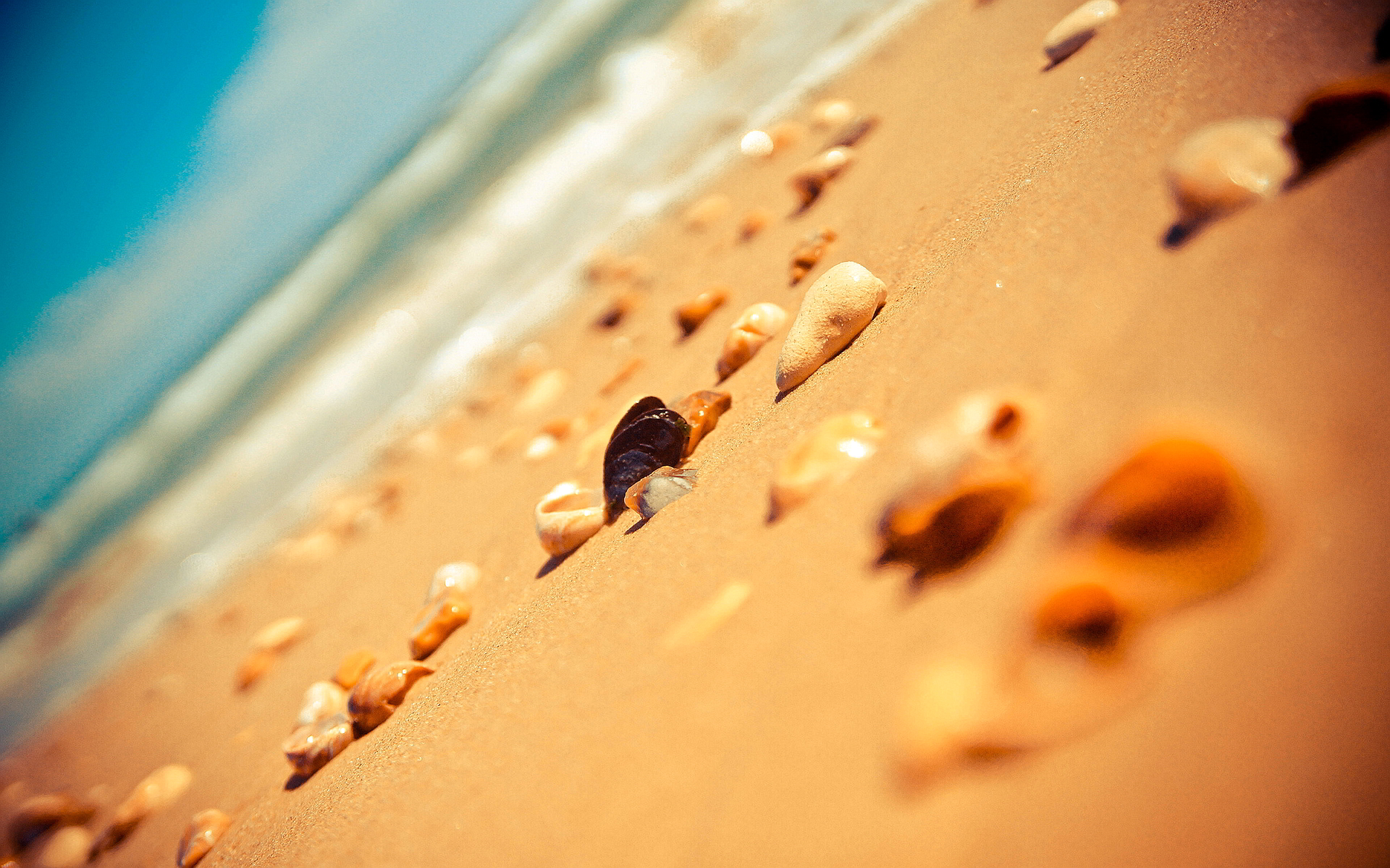 Beach With Stones - HD Wallpaper 