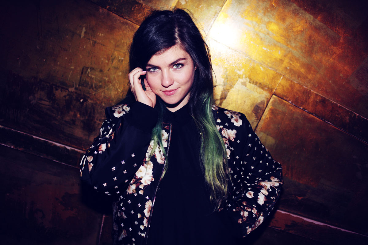 Phoebe Ryan 4k - HD Wallpaper 