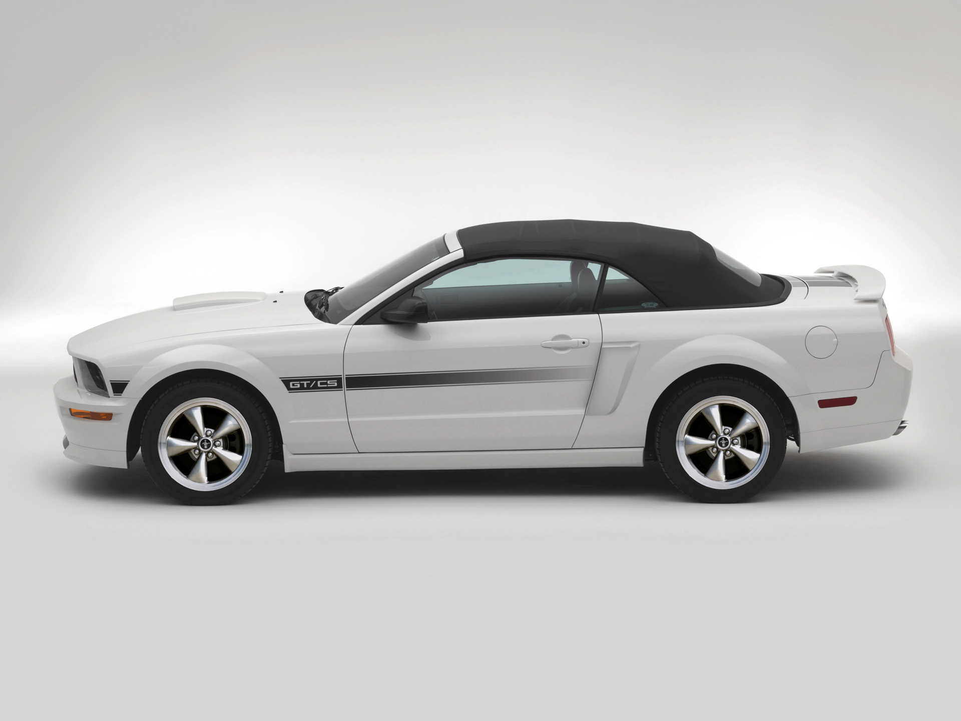 2007 Ford Mustang White And Black Convertible 1920x1440 Wallpaper Teahub Io