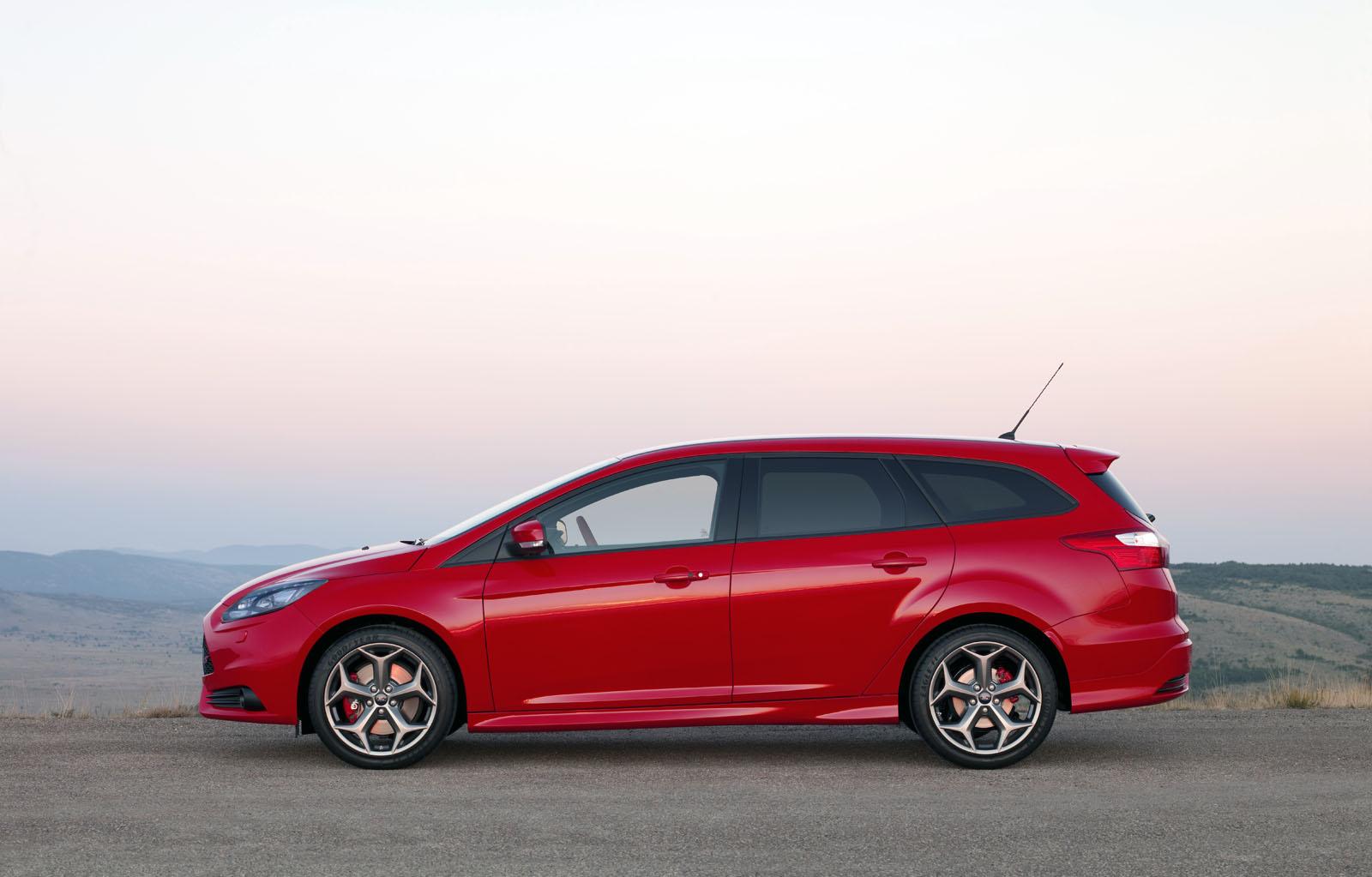 Ford Focus St 2012 Wallpaper - Ford Focus St 2009 Wagon - HD Wallpaper 