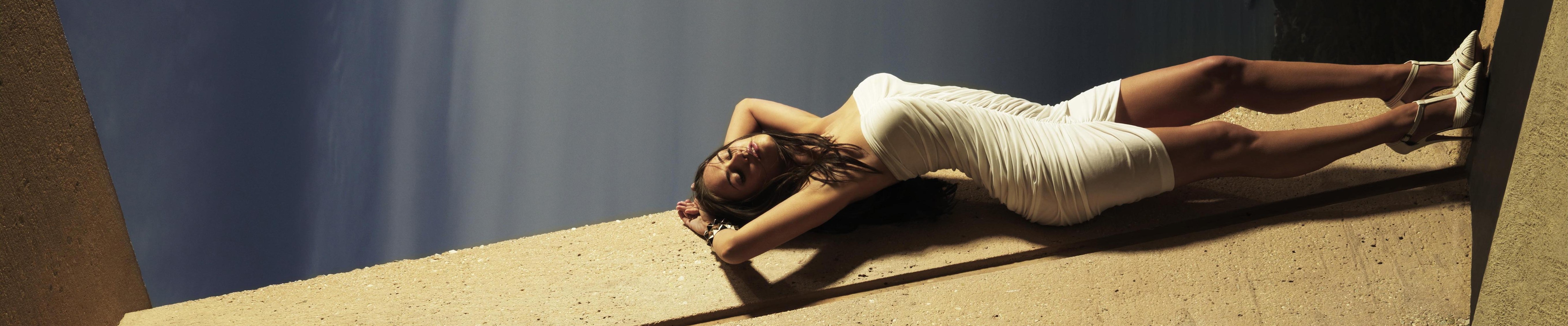 Triple Monitor Wallpaper Megan Fox - HD Wallpaper 