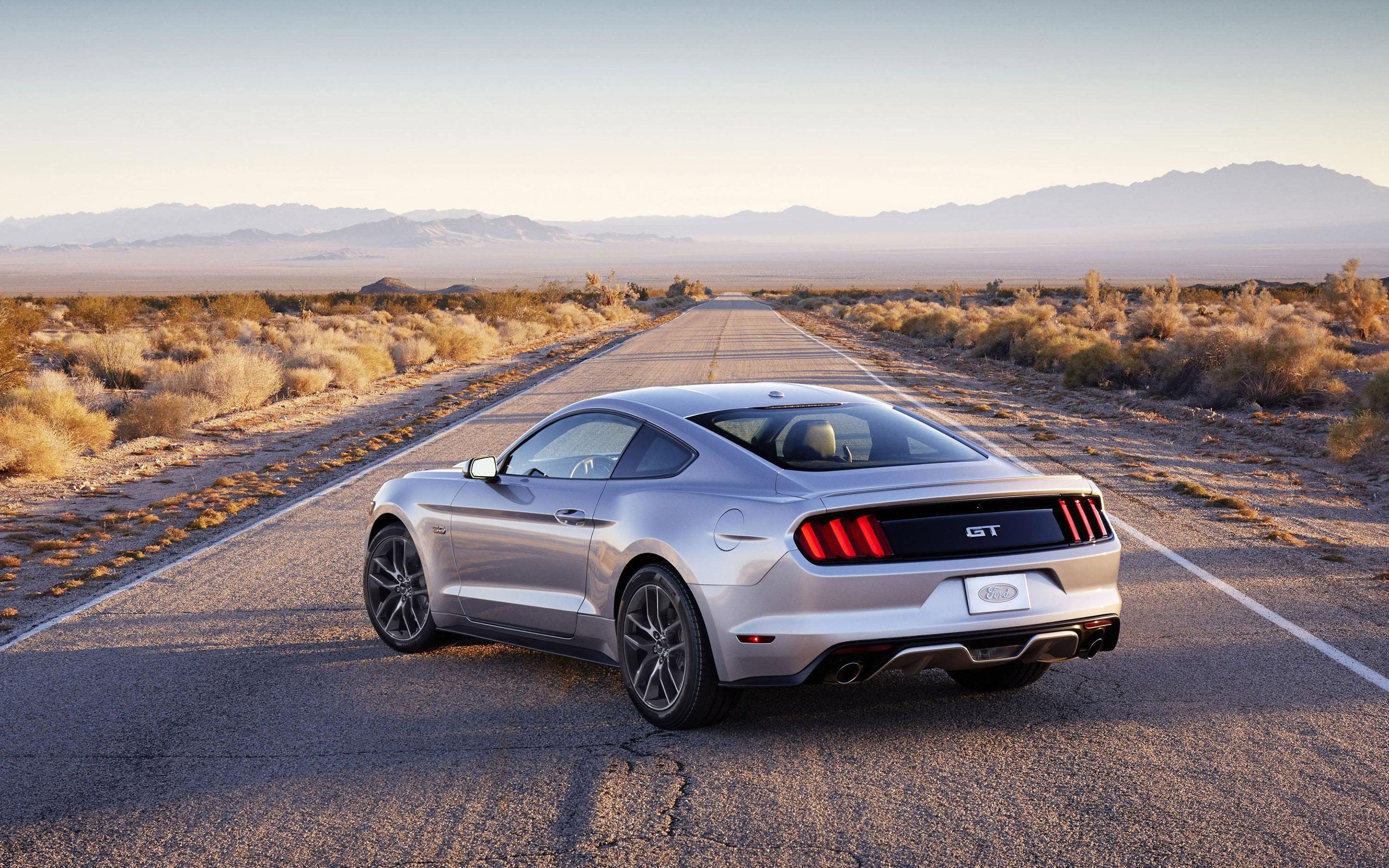 Hd 2015 Ford Mustang Gt On The Desert Road Wallpaper - Ford Mustang Gt 2017 Silver - HD Wallpaper 