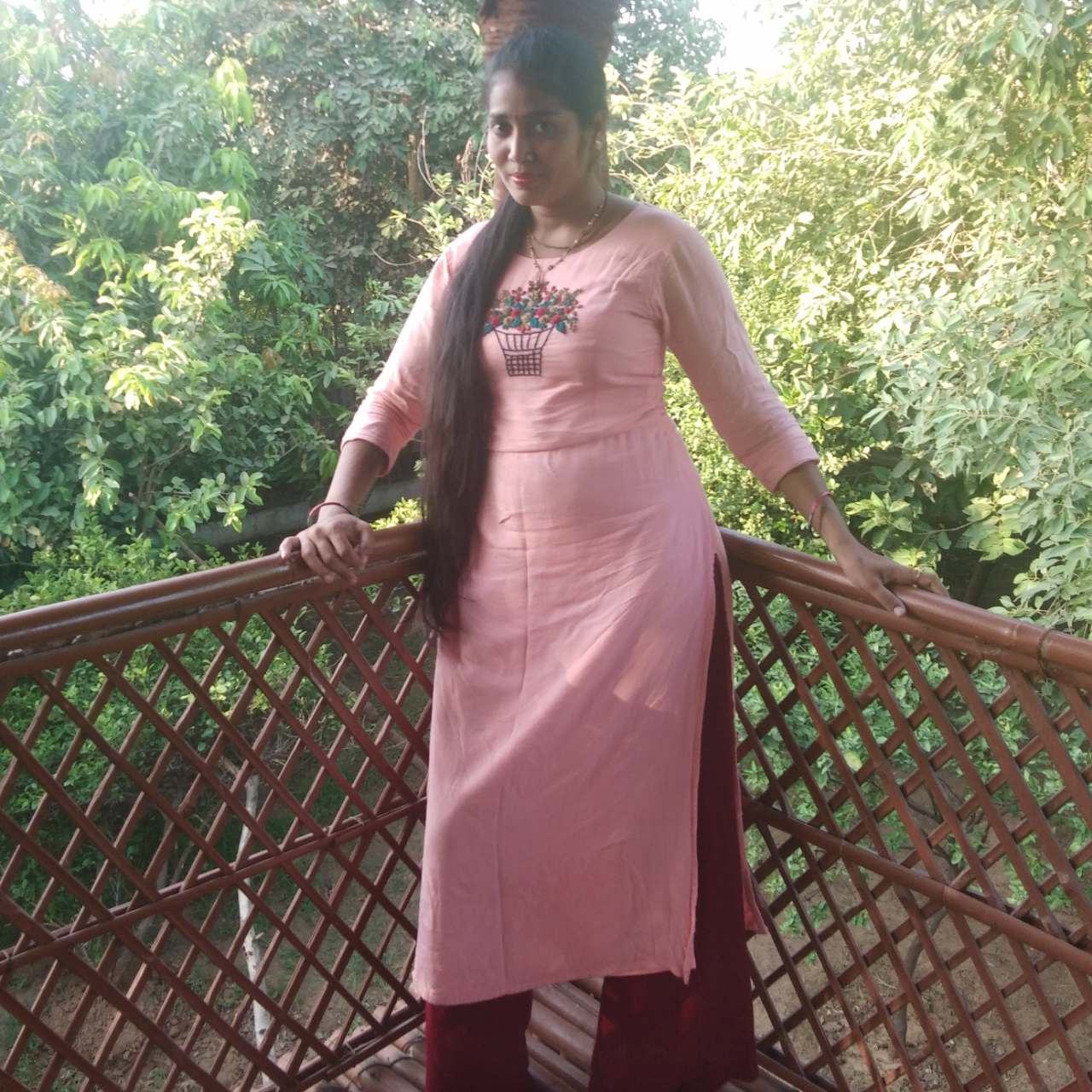 You Janu - Lady - HD Wallpaper 