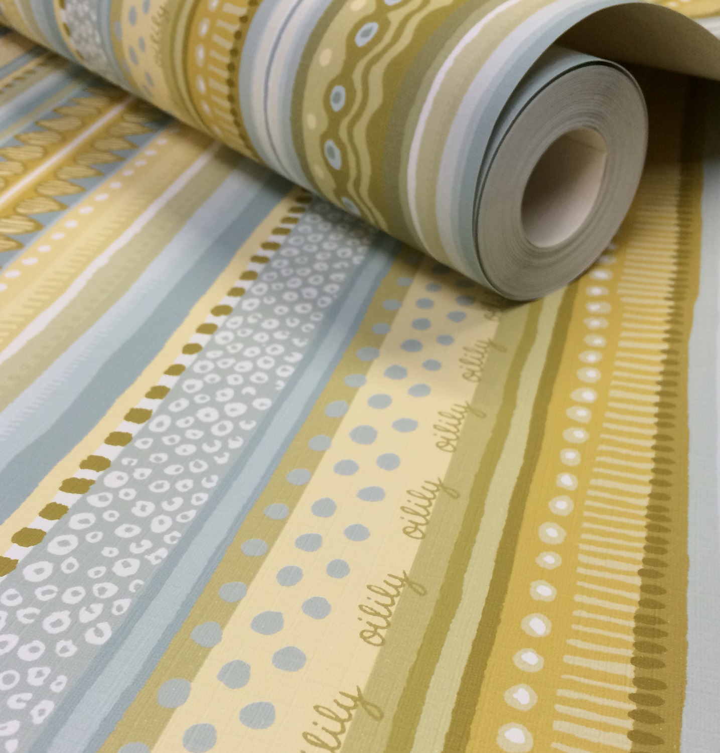 Oilily Aztec Stripes Wallpaper Blue / Yellow - Bed Sheet - HD Wallpaper 
