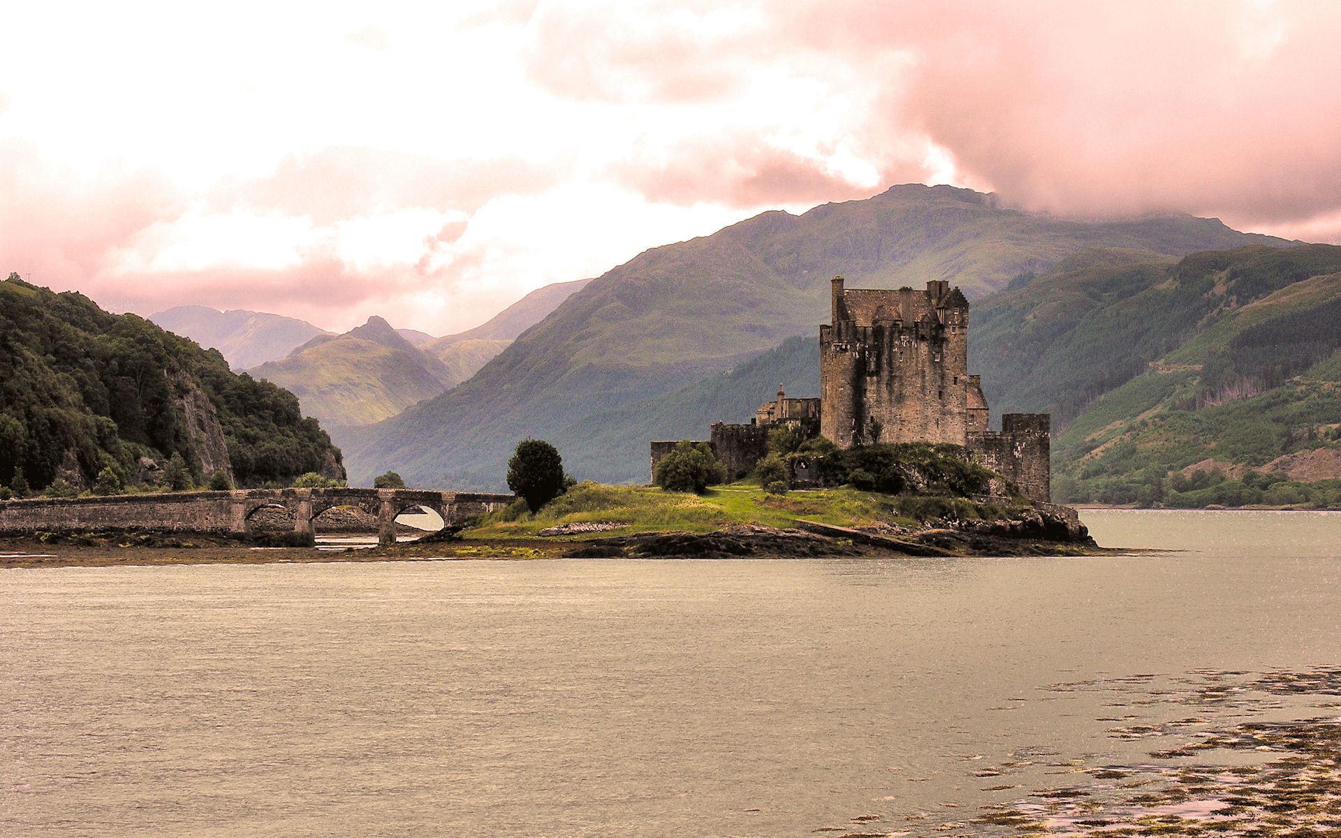 Eilean Donan Castle - HD Wallpaper 