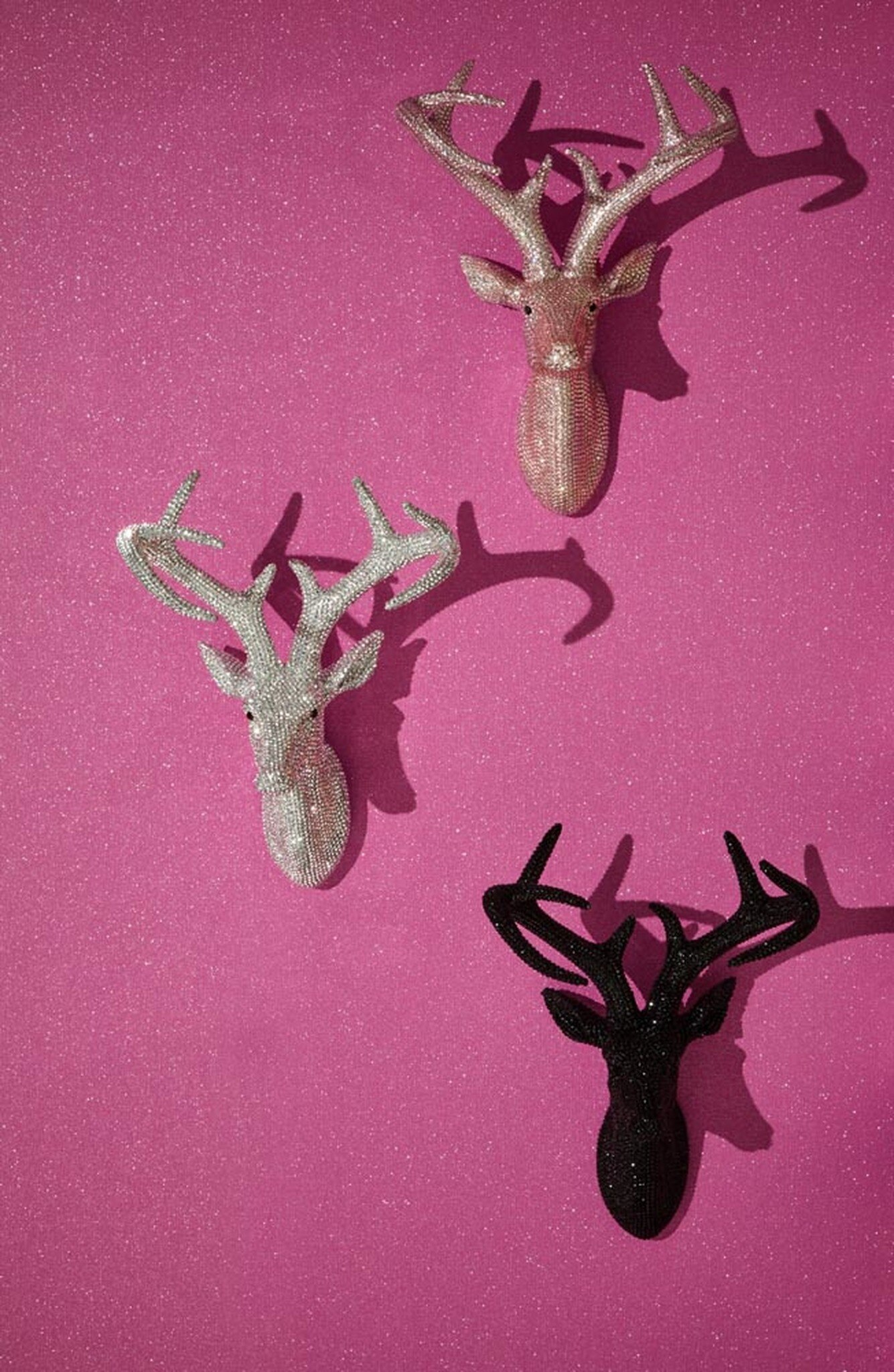 Glitterati Fuchsia Pink Wallpaper - Strieborný Jelen Na Stenu - HD Wallpaper 