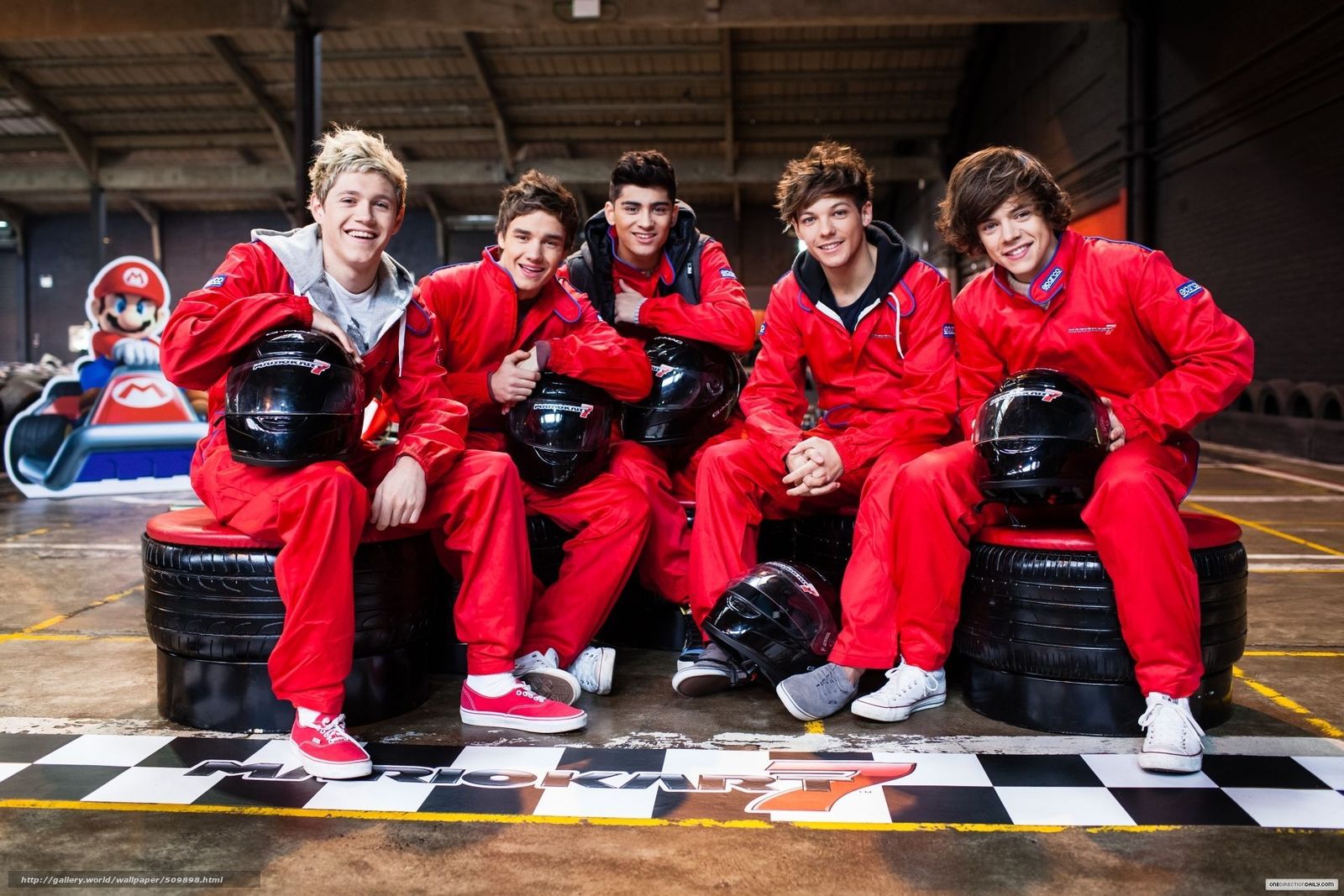 Download Wallpaper One Direction, Niall Horan, Harry - One Direction Mario Kart - HD Wallpaper 