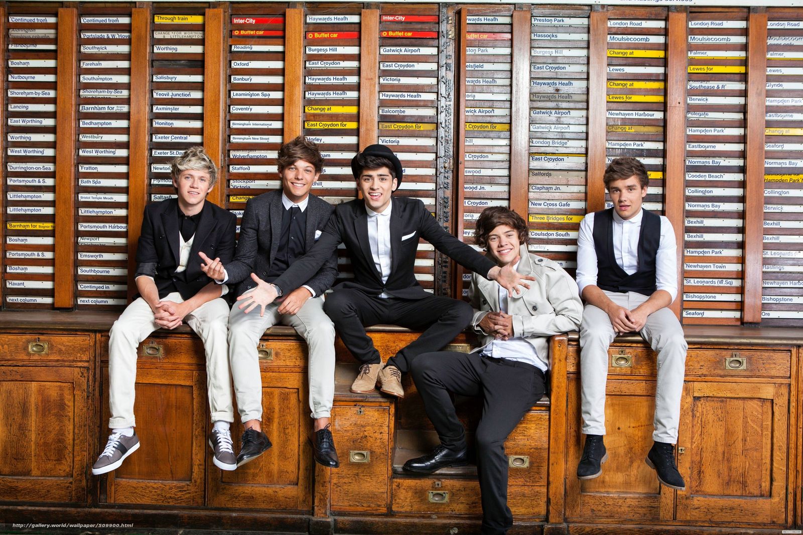 Download Wallpaper One Direction, Niall Horan, Harry - Take Me Home Album Photoshoot - HD Wallpaper 