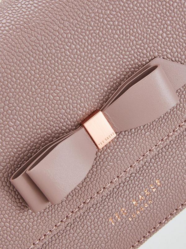 Leather - HD Wallpaper 