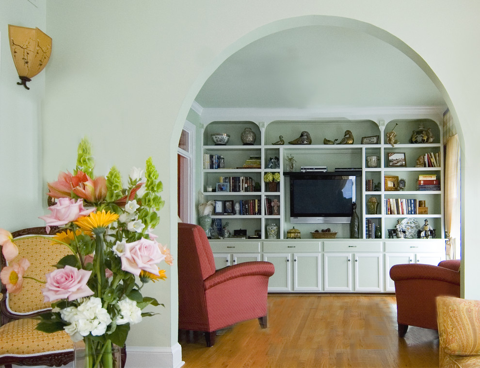 Superb Wall Mounted Bookshelves In Living Room Traditional - Living Room - HD Wallpaper 