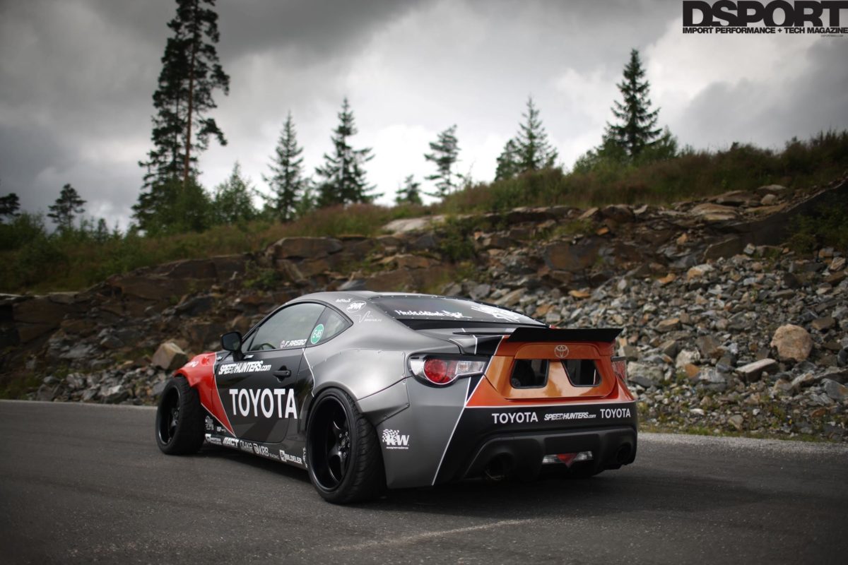 Fr S Wallpaper Quality Pictures Scion Fr S Forum - Toyota Gt 86 Rocket Bunny Street - HD Wallpaper 