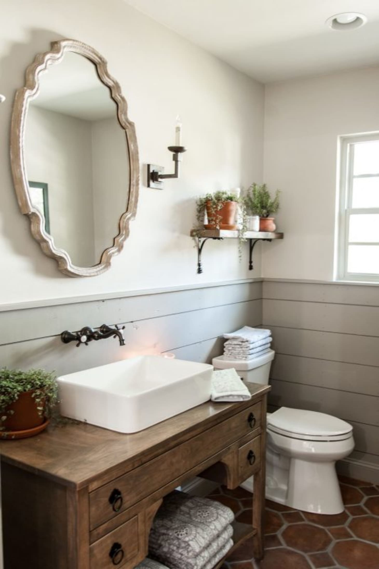 Shiplap Half Wall Bathroom - HD Wallpaper 