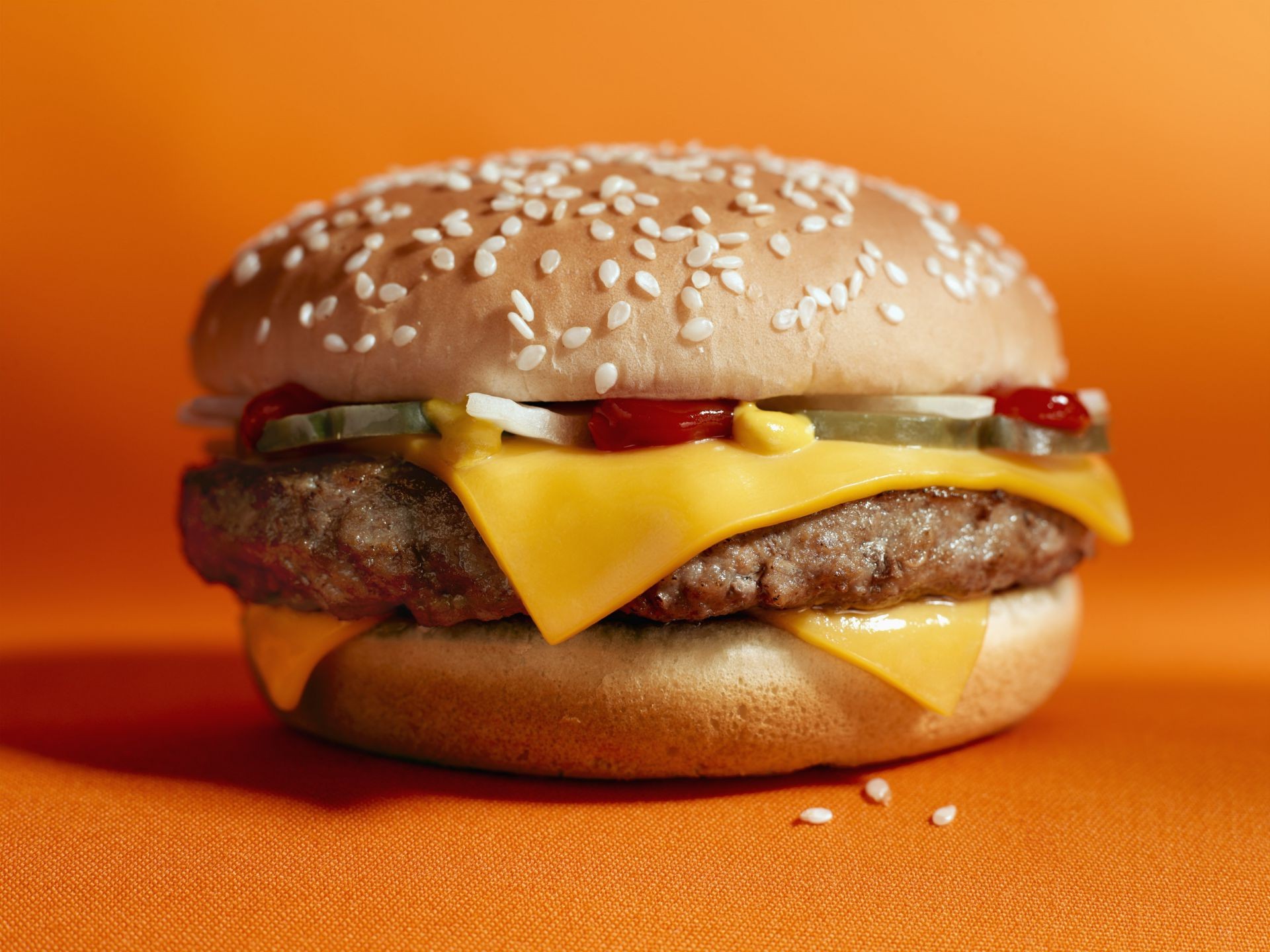 Food & Drink Sesame Burger Bread Unhealthy Bun Sandwich - Mcdonalds Quarter Pounder 1980s - HD Wallpaper 