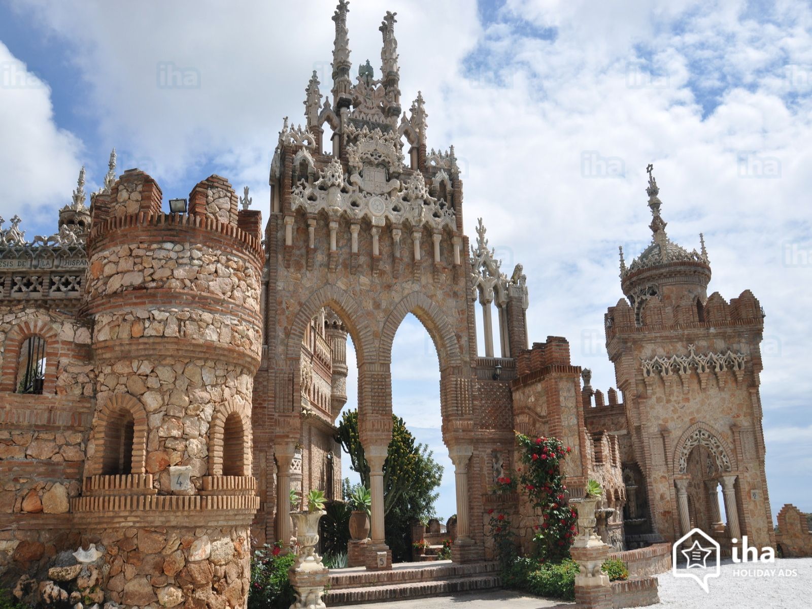 Málaga, Spain - Castle - HD Wallpaper 