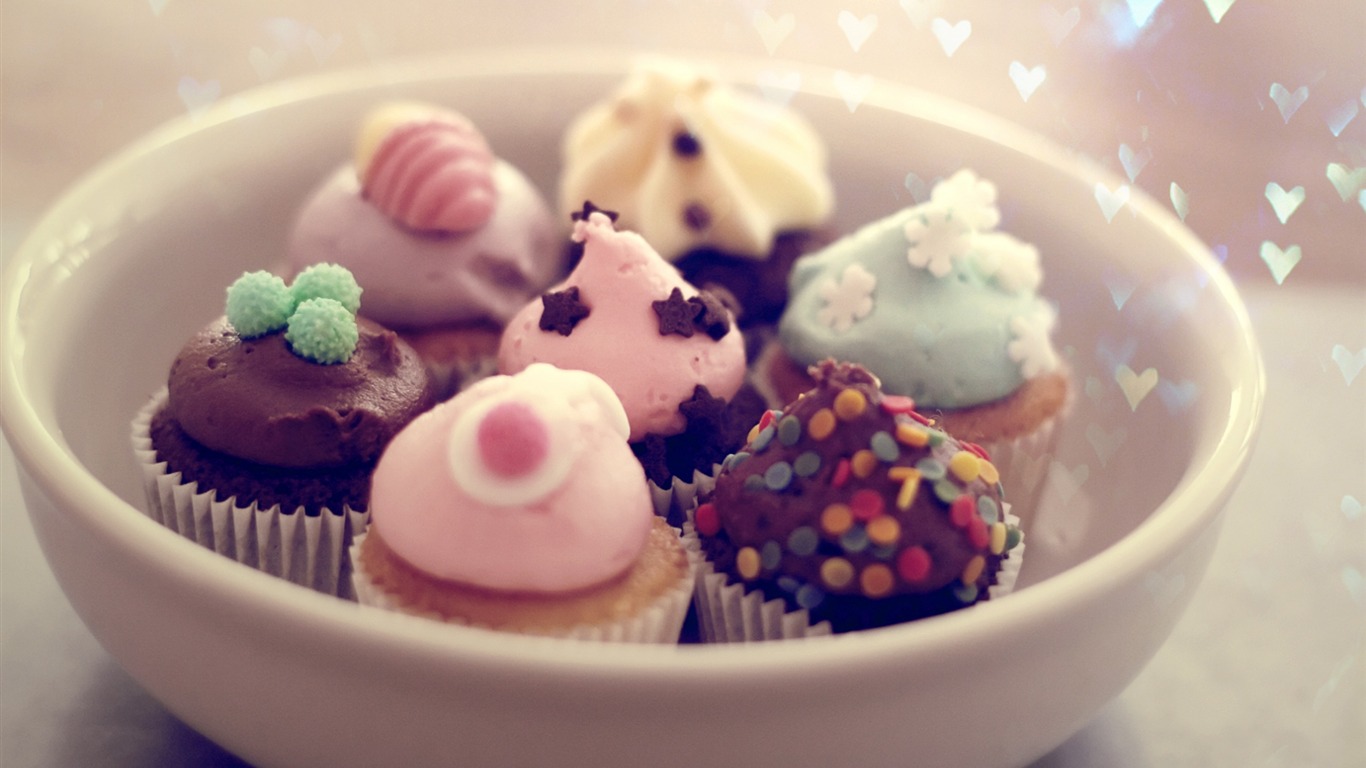 Bolinhos De Bolinhas De Papelaria De Mesa De Alta Qualidade - Обои Пирожные Hd - HD Wallpaper 