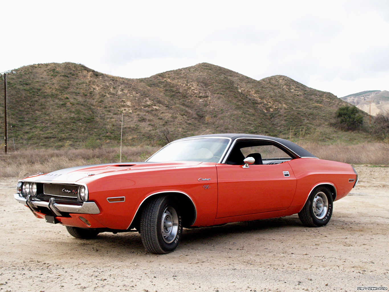 Dodge Challenger 1970 - HD Wallpaper 