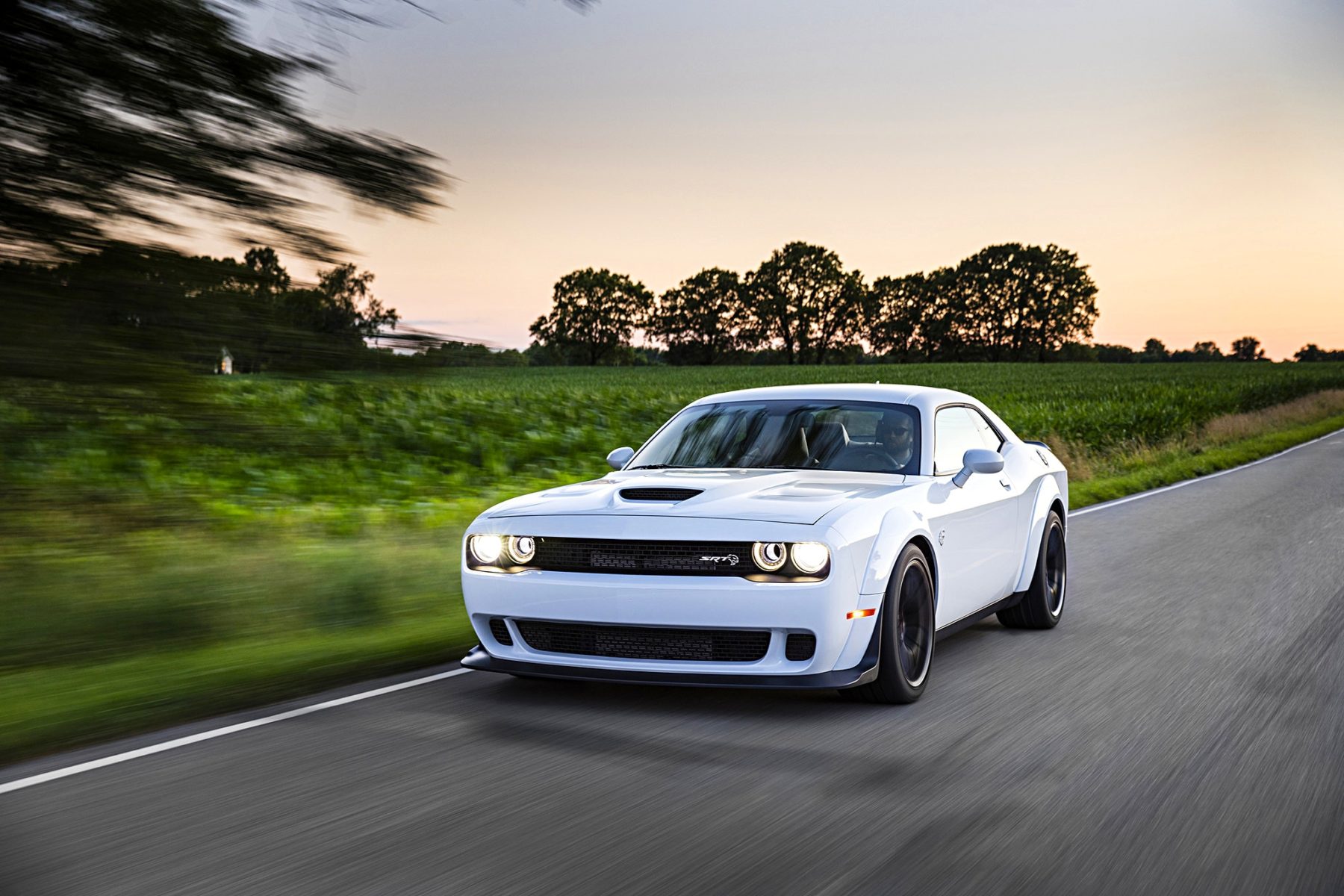 2018 Dodge Challenger - Dodge Challenger Srt Branco - HD Wallpaper 