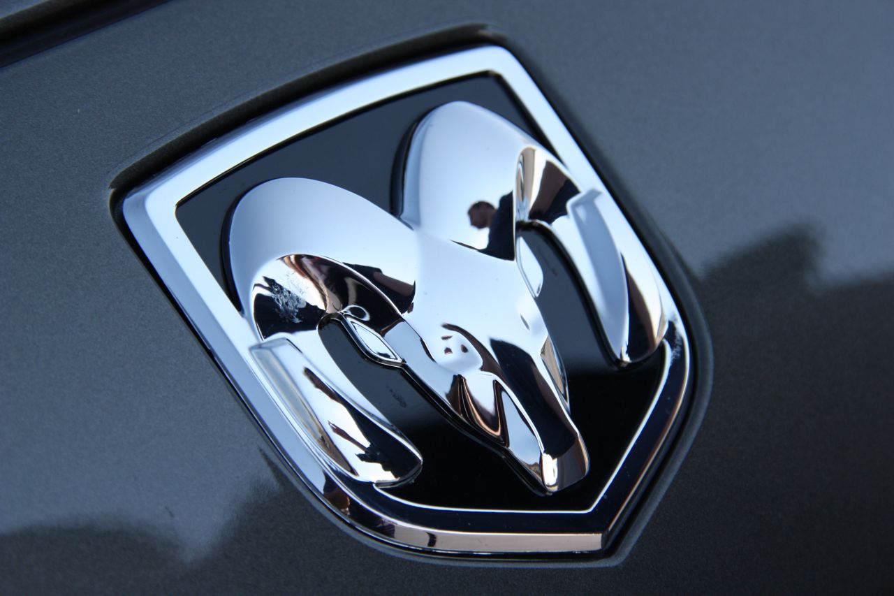 Dodge Challenger - HD Wallpaper 