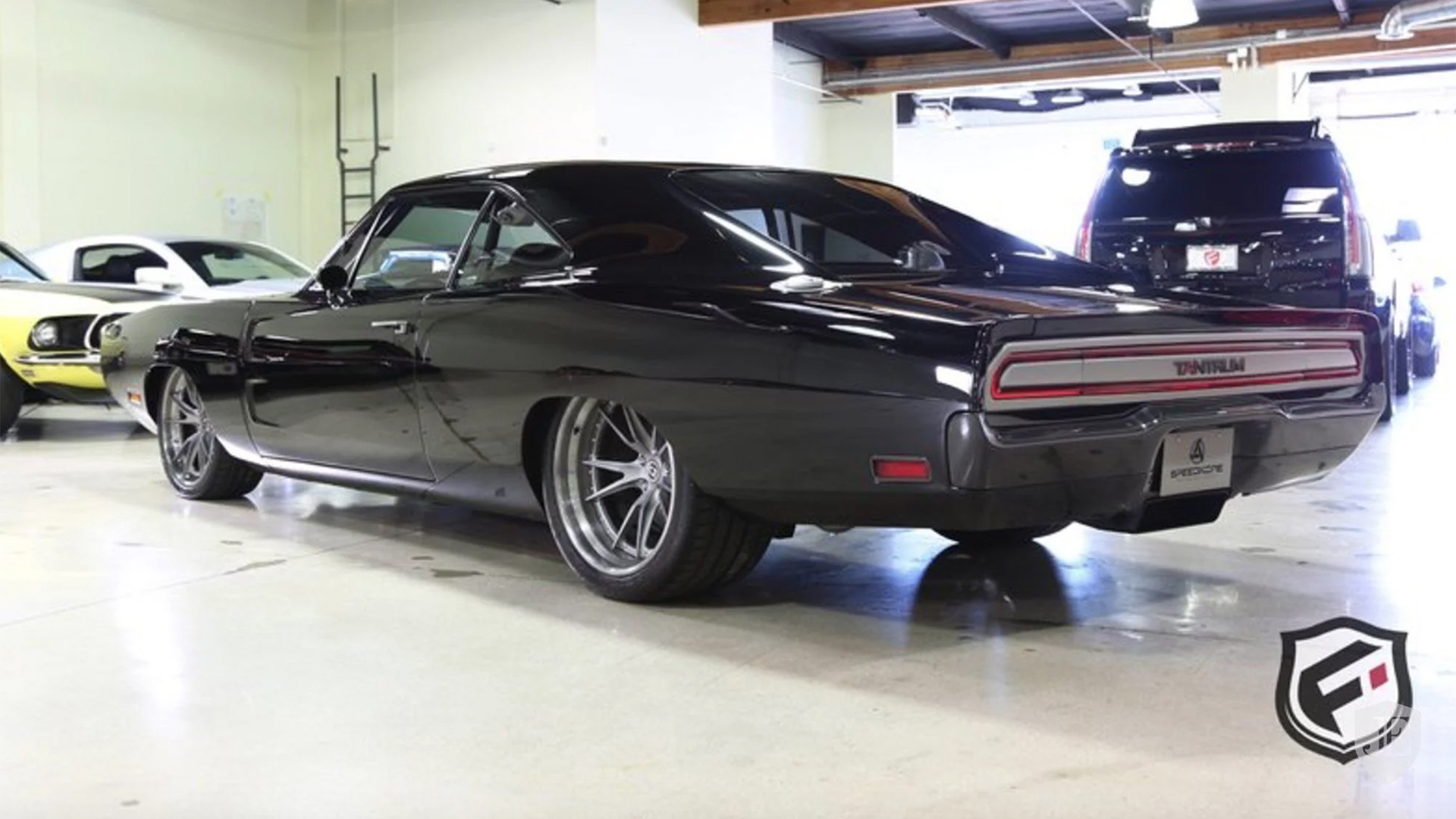 Carbon Fiber 69 Charger - HD Wallpaper 