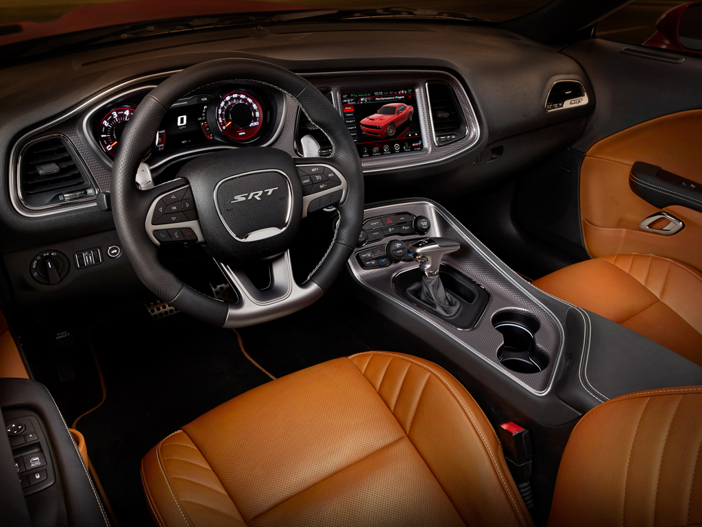 2015 Challenger Srt 392 Interior - HD Wallpaper 
