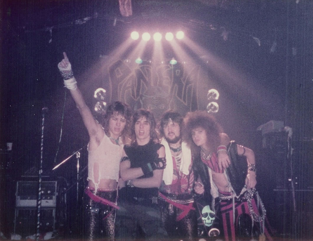 Dimebag Darrell - Rock Concert - HD Wallpaper 