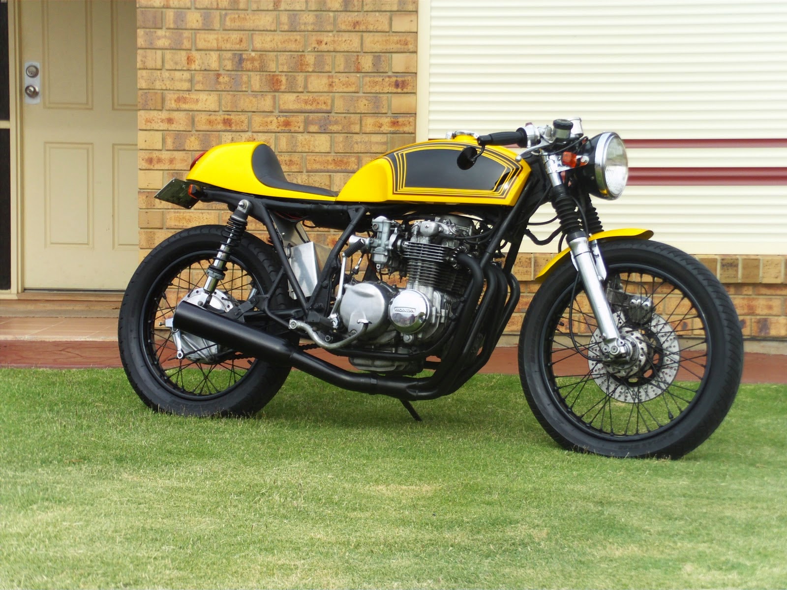 Honda Cb550 Cafe Racer - HD Wallpaper 