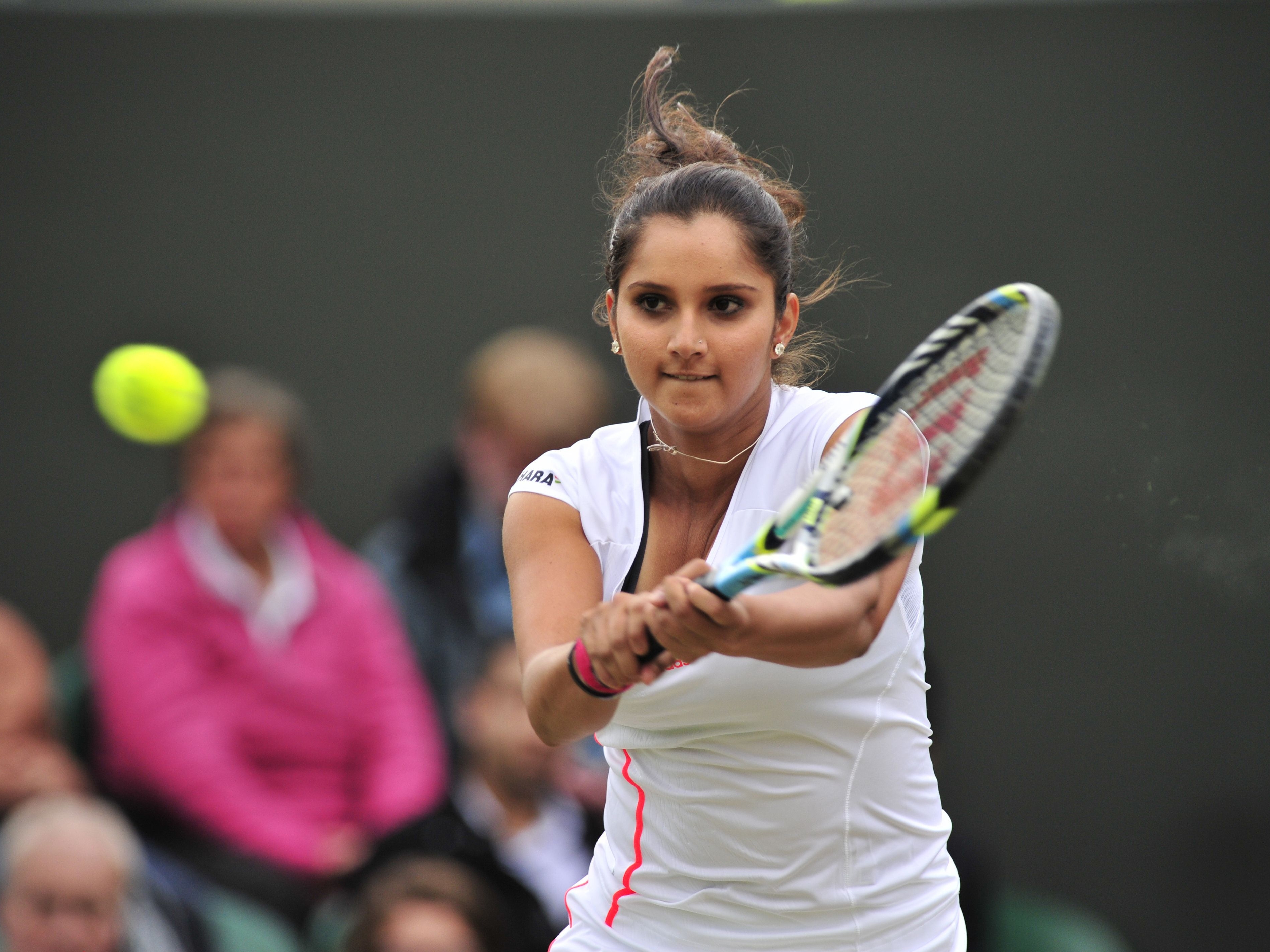 Sania Back - HD Wallpaper 