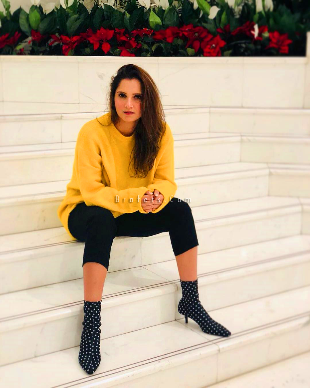 Sania Mirza Shoaib Malik 2018 - HD Wallpaper 