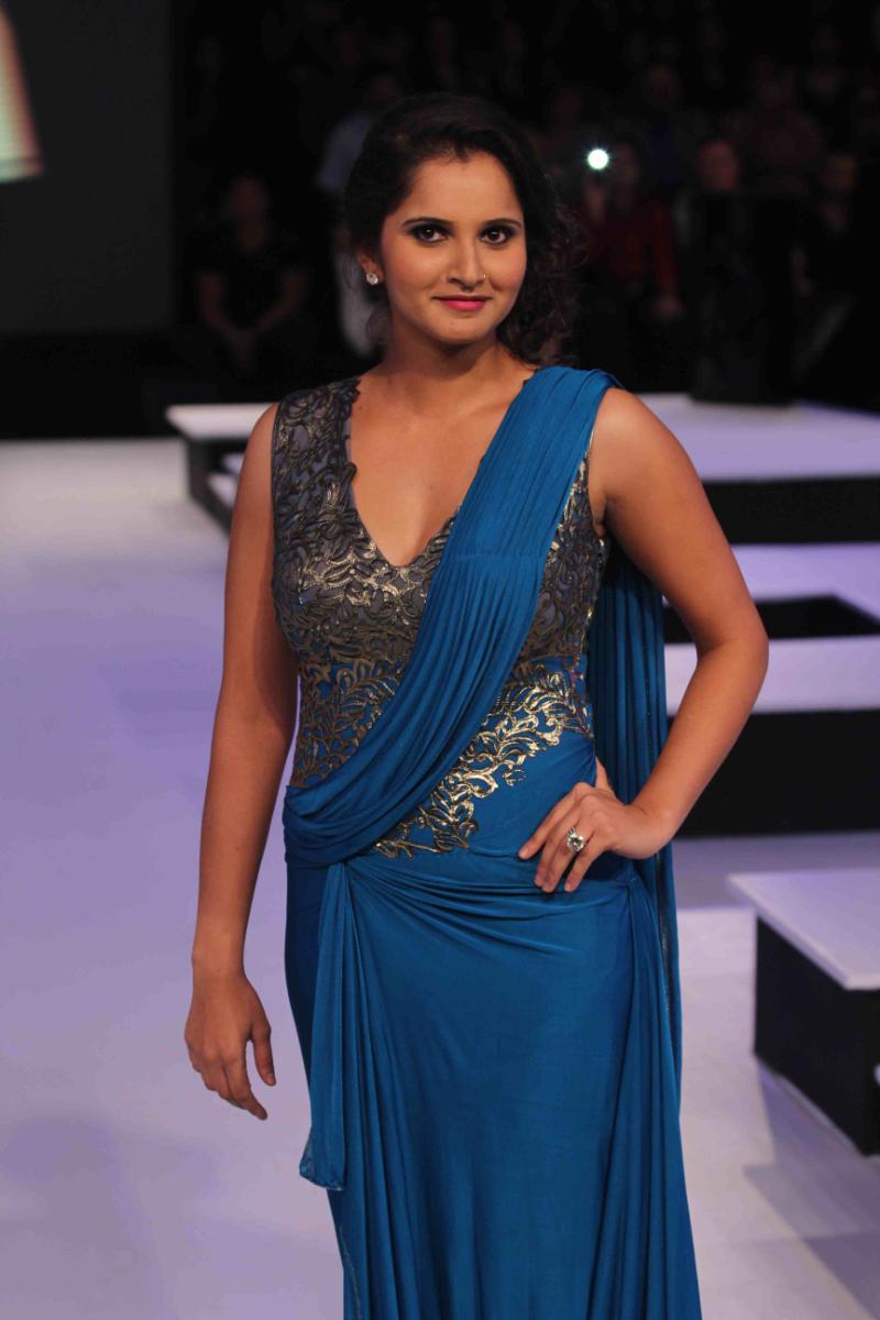 Sania Mirza Latest Hot - HD Wallpaper 