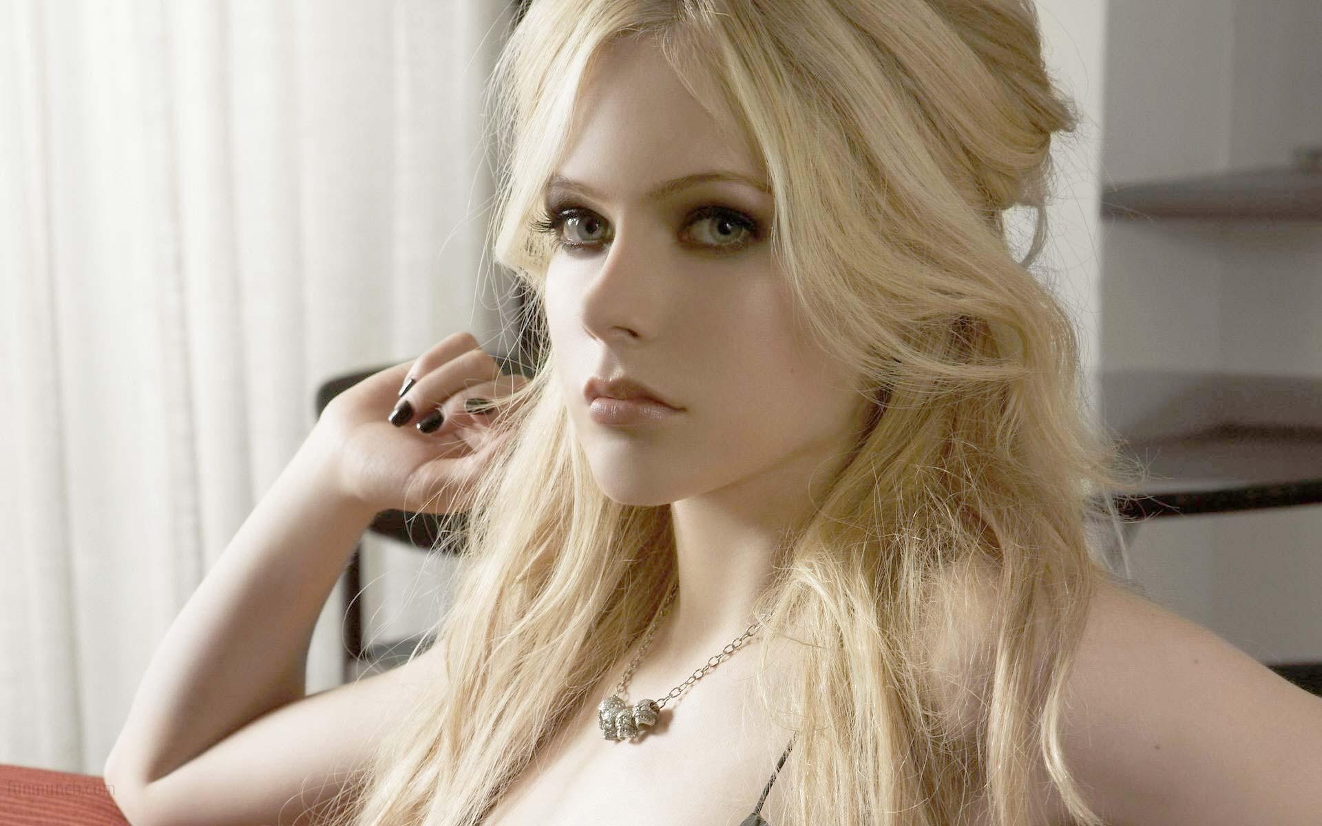 Lavigne sexy avril Avril Lavigne