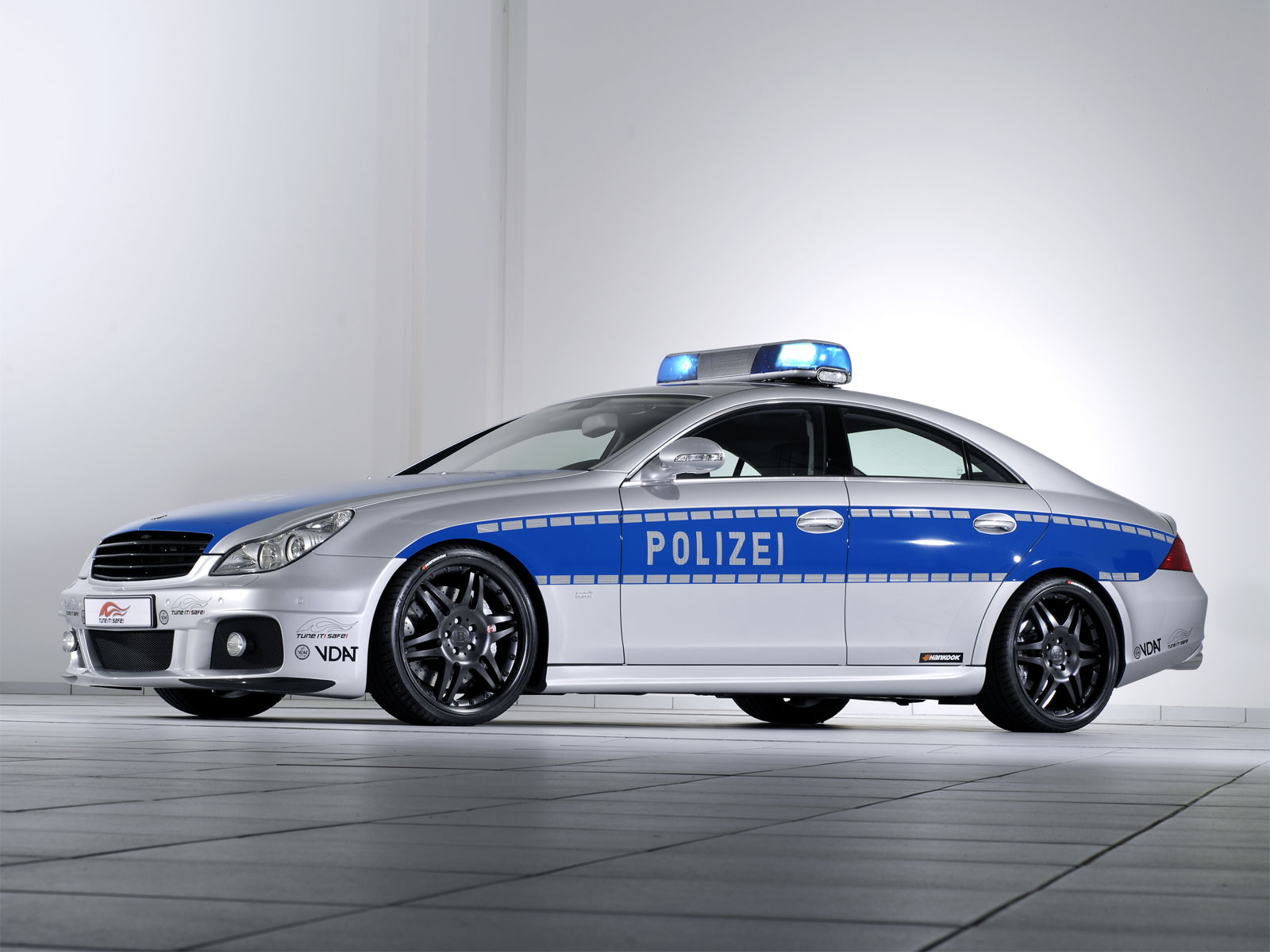 Brabus Rocket Mercedes-benz Cls Police Car 2007 - HD Wallpaper 