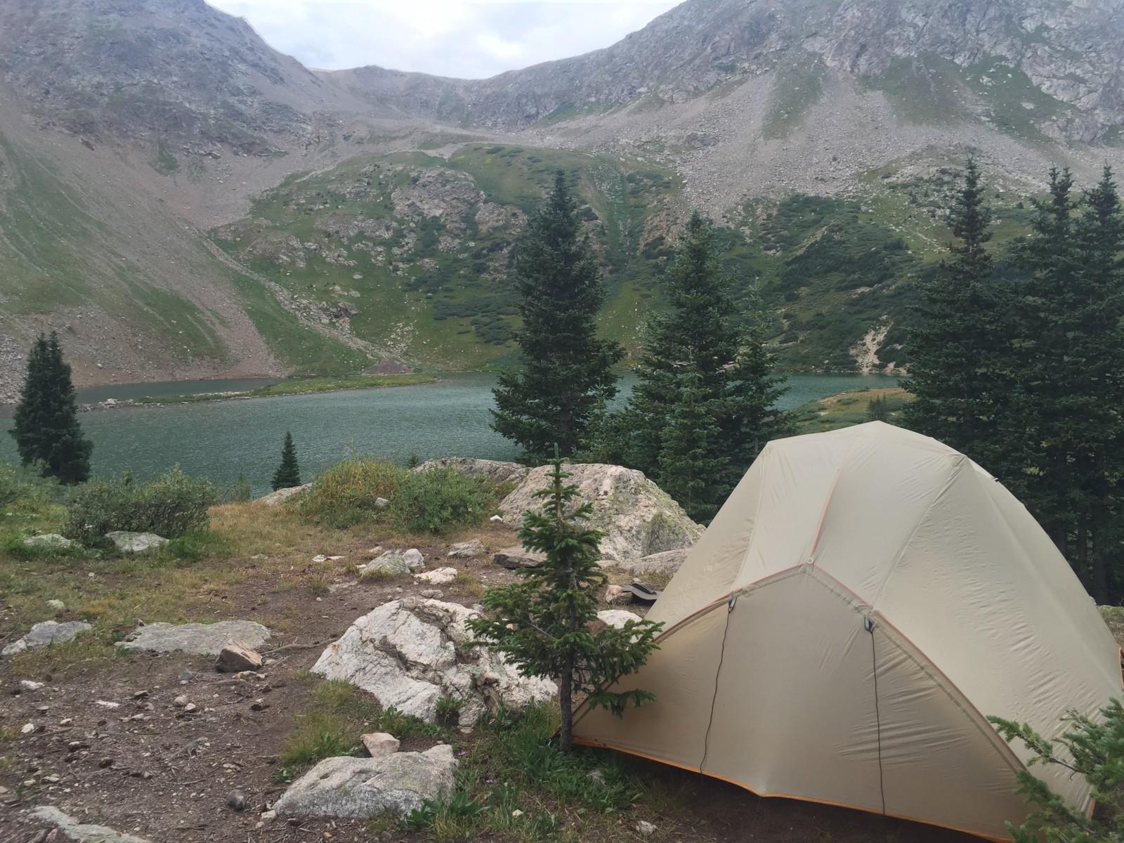 Backpacker Wallpaper - Mount Scenery - HD Wallpaper 