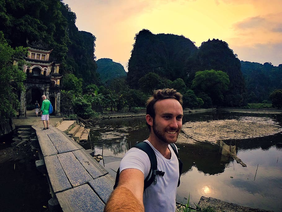 Vietnam, Bich Dong Pagoda, Young Adult, Backpacker, - HD Wallpaper 